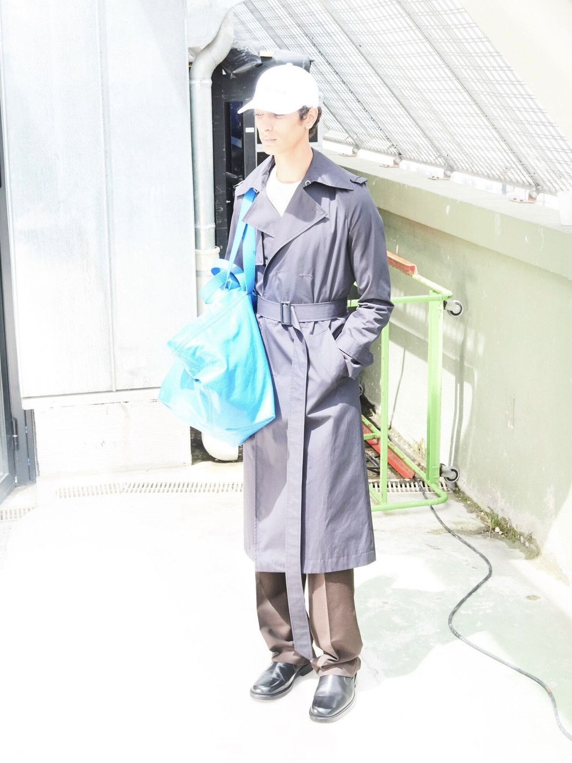 Balenciaga Balenciaga SS17 runway Shrunk trench coat Size US L / EU 52-54 / 3 - 8 Thumbnail