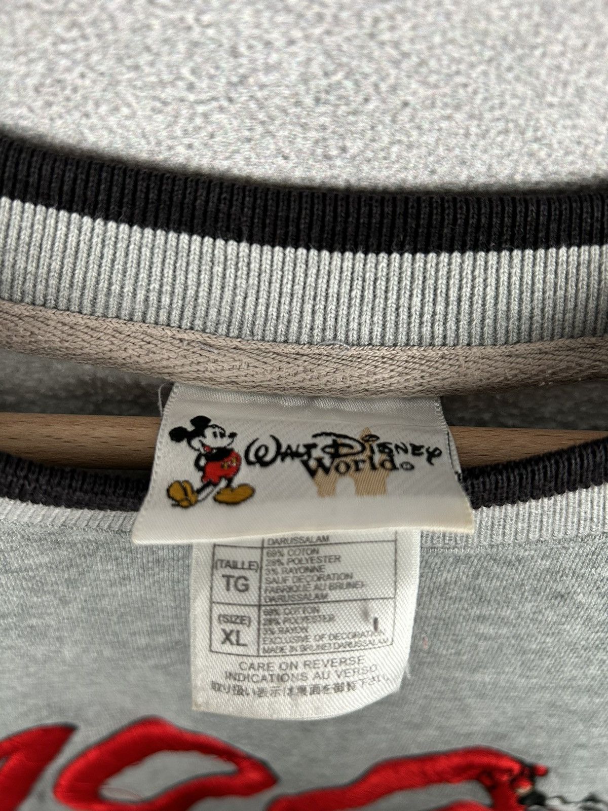 Disney Vintage Disney Mickey Mouse Crewneck 90s Retro Skate Rock Size US XL / EU 56 / 4 - 5 Thumbnail