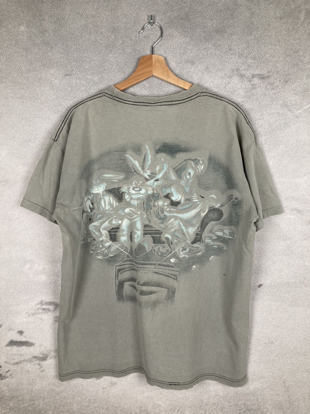 Vintage Vintage Warner Bros Looney Tunes 90s Thrashed Tee USA Size US L / EU 52-54 / 3 - 5 Thumbnail