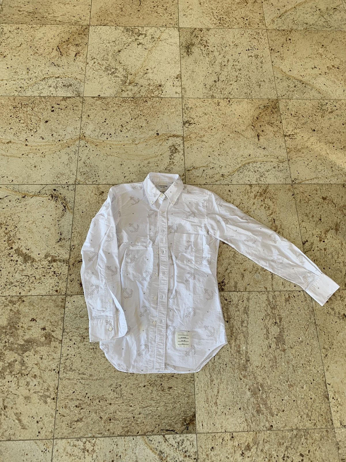 Thom Browne Anchor Embroidered Button Up in White Size US S / EU 44-46 / 1 - 1 Thumbnail
