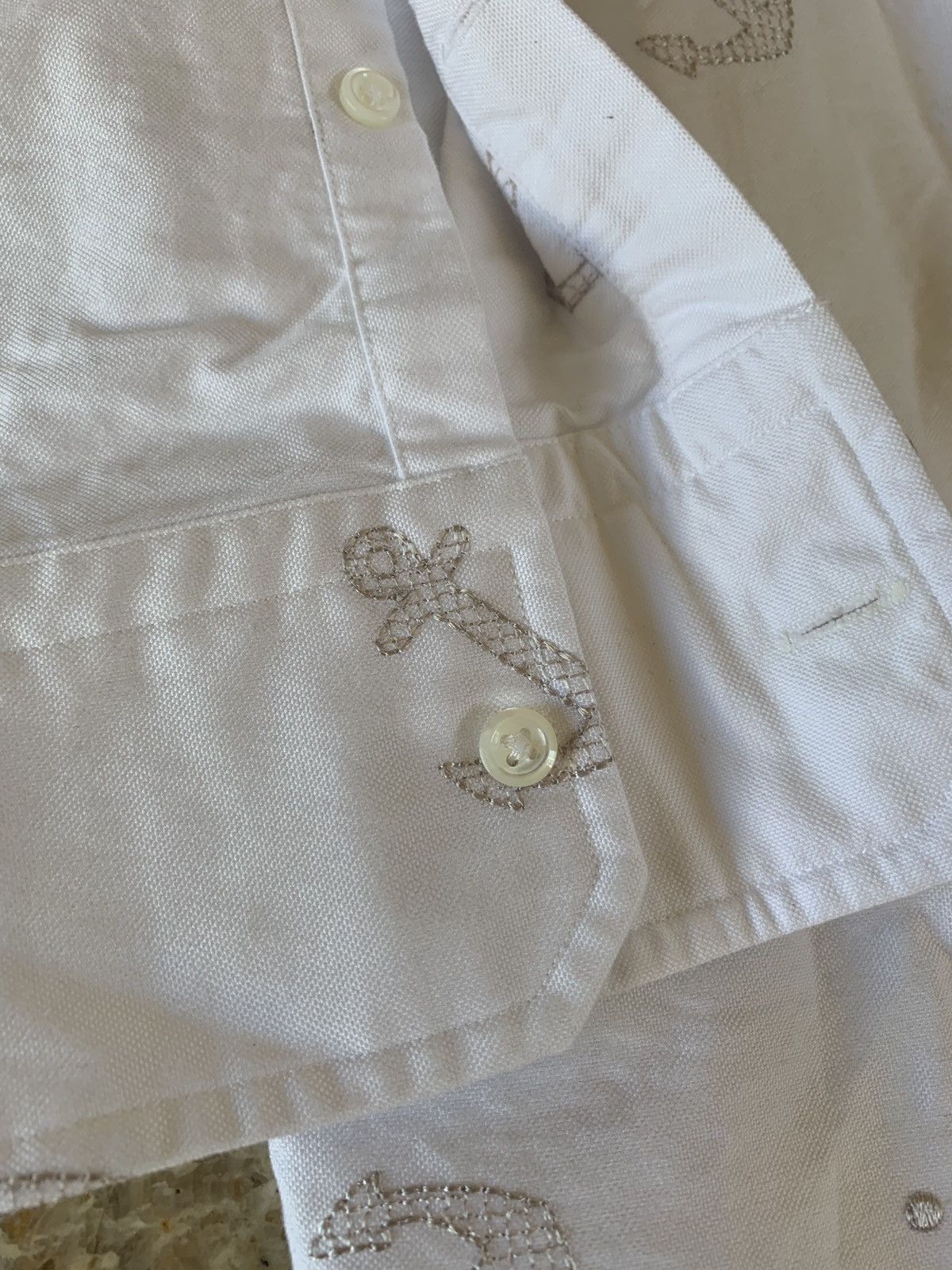 Thom Browne Anchor Embroidered Button Up in White Size US S / EU 44-46 / 1 - 8 Thumbnail