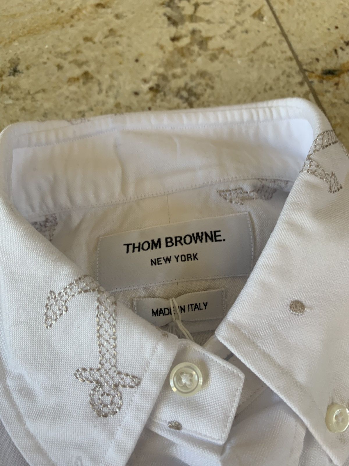 Thom Browne Anchor Embroidered Button Up in White Size US S / EU 44-46 / 1 - 10 Thumbnail