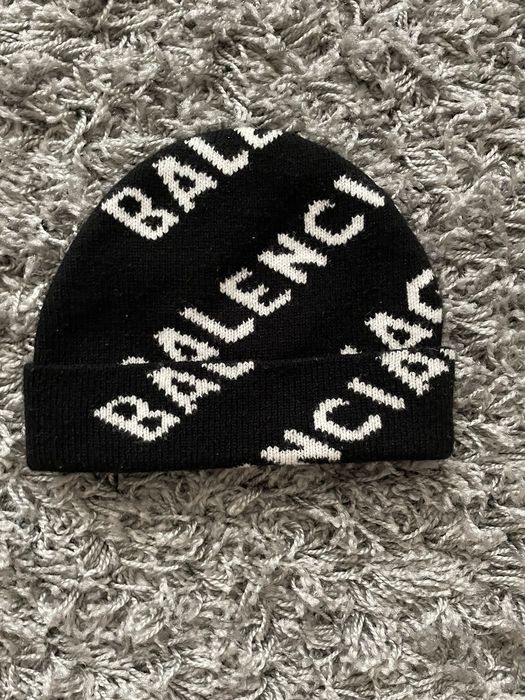 Fake best sale balenciaga beanie