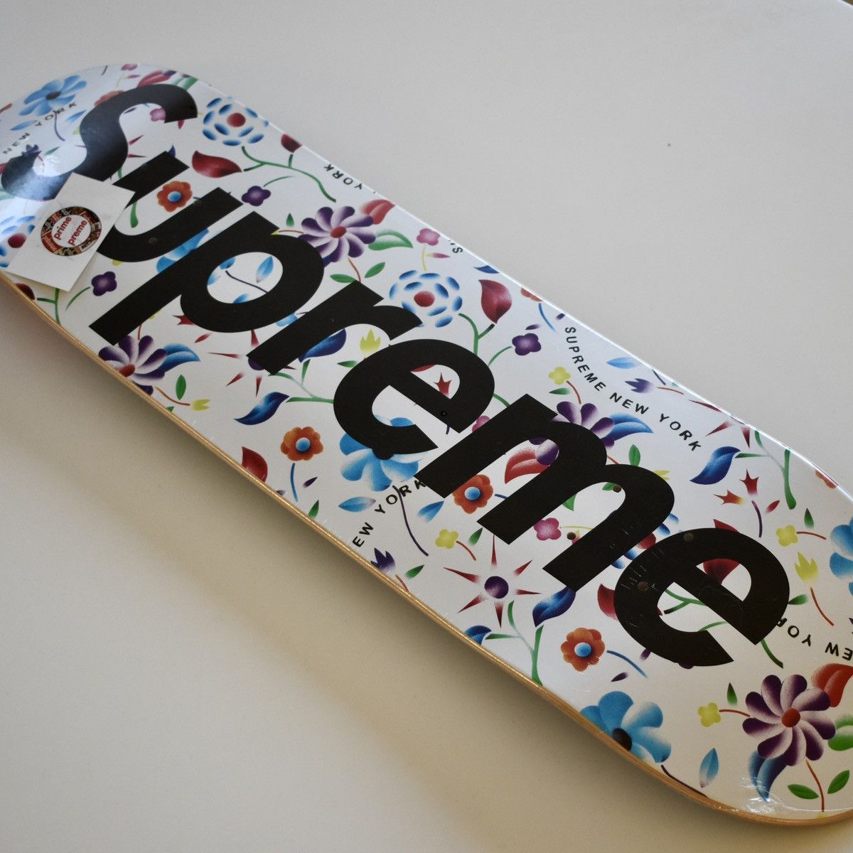 Airbrush Paint Supreme Airbrushed Floral Skateboard Deck Black