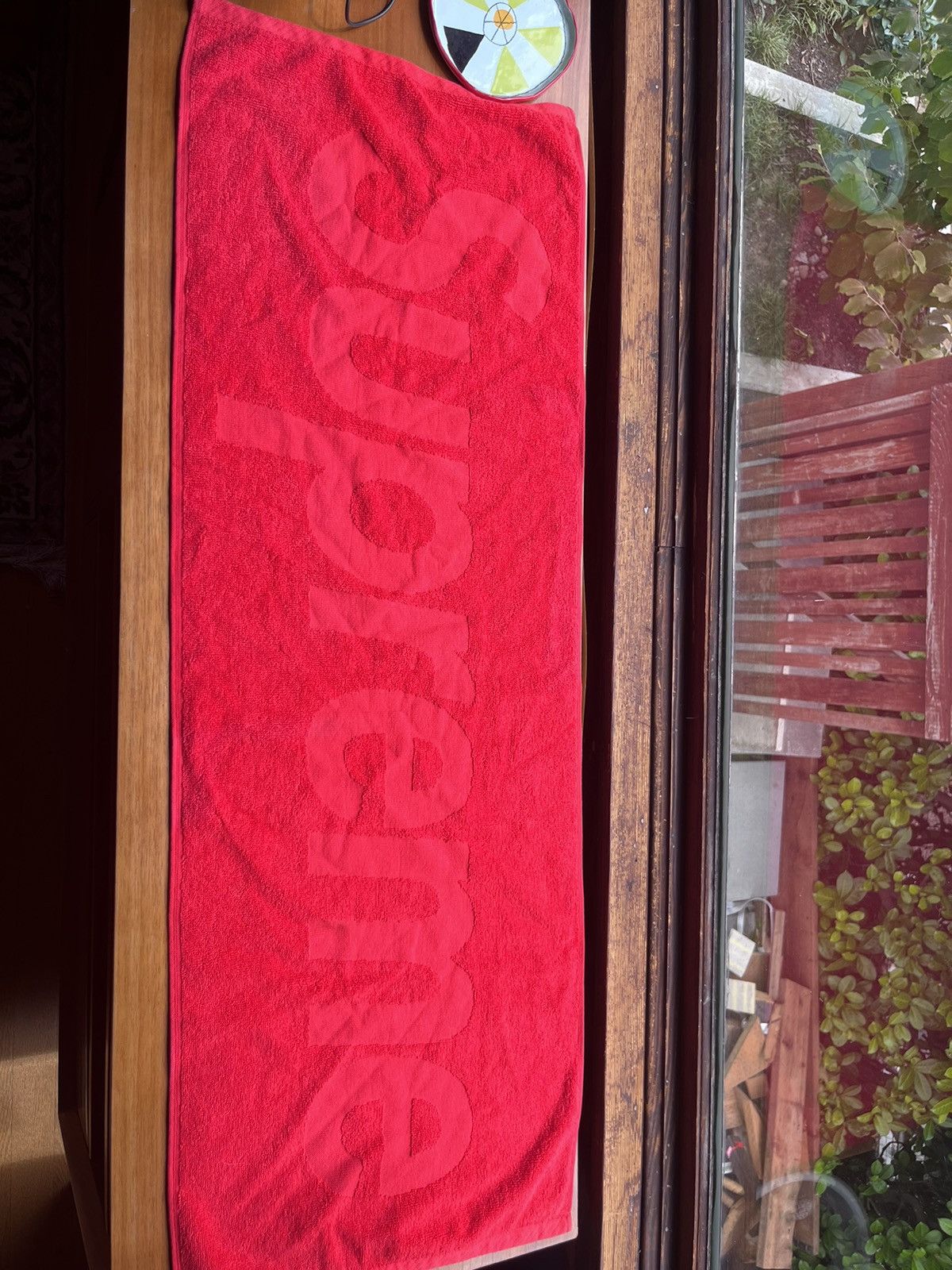 Supreme tonal logo towel red タオル