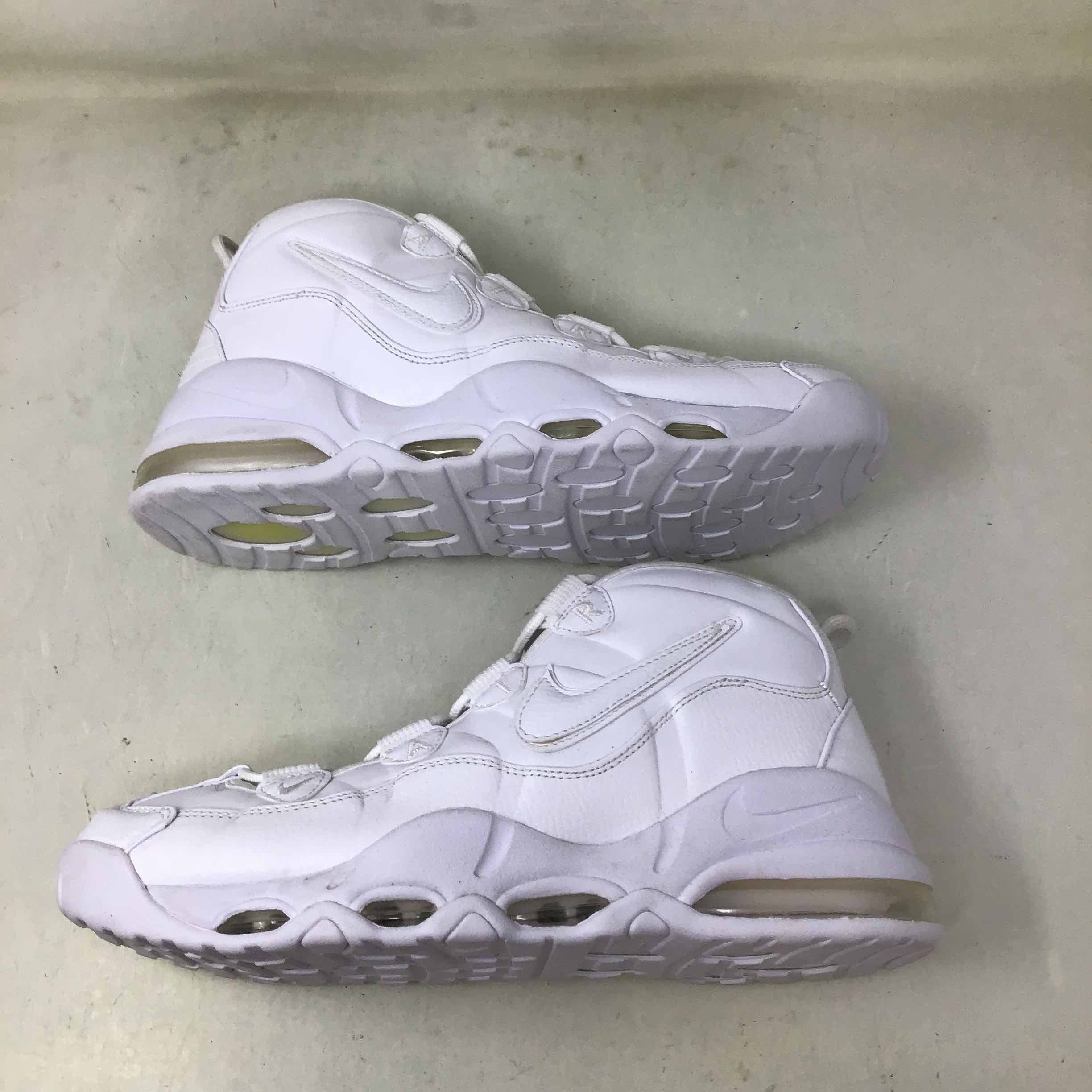 air max uptempo 95 triple white