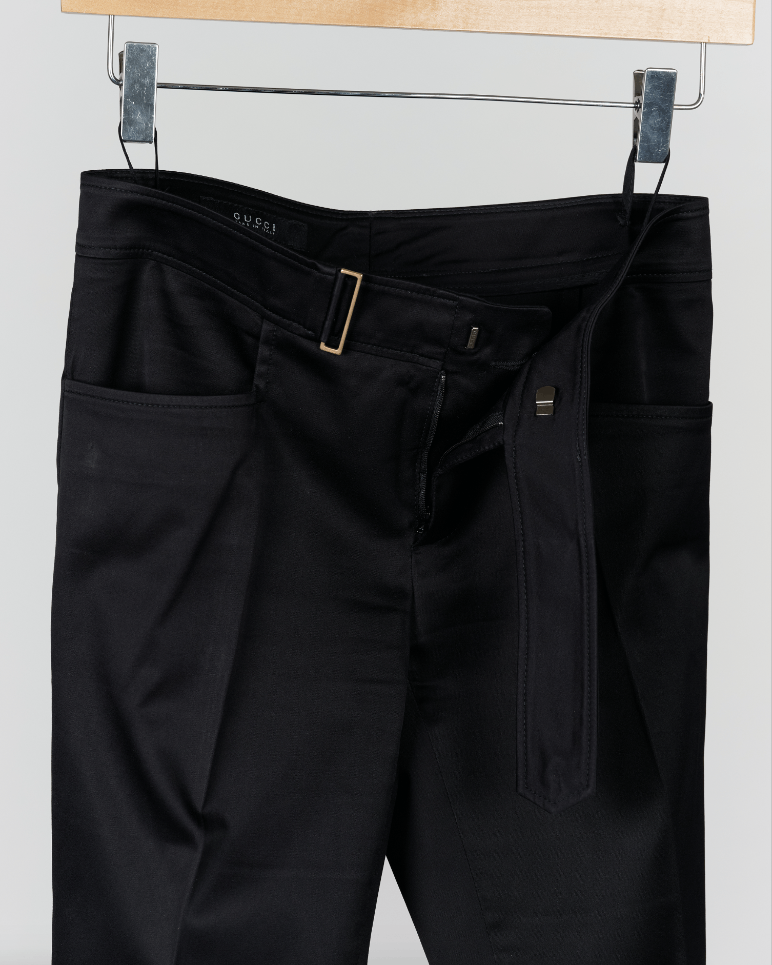 Gucci × Tom Ford AW 2003 Flared Trousers with Gold Buckle Size 26" / US 2 / IT 38 - 6 Thumbnail
