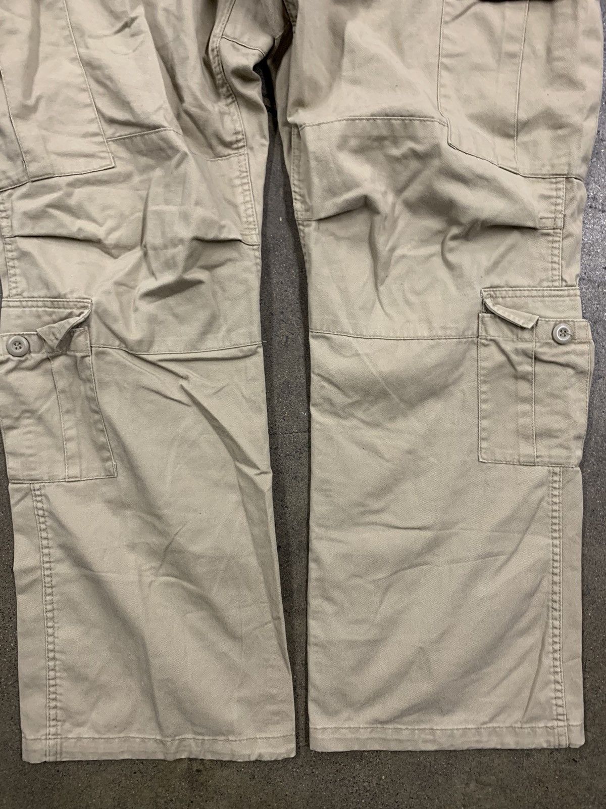 Vintage Vintage Tan Army Cargo Pants Size US 40 / EU 56 - 2 Thumbnail
