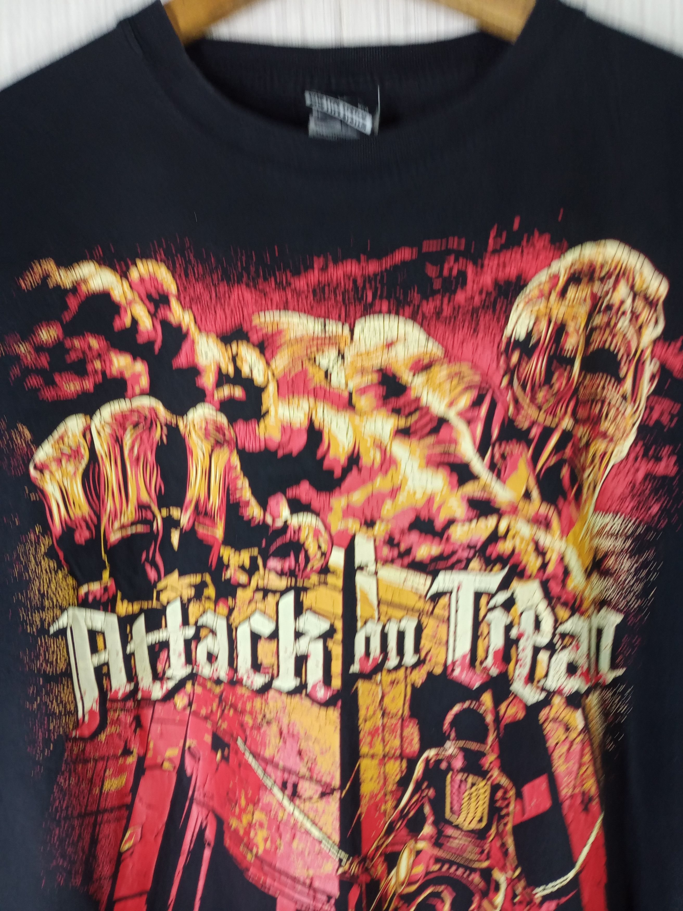 Anime Vintage Attack On Titan Tshirt Size US M / EU 48-50 / 2 - 5 Thumbnail