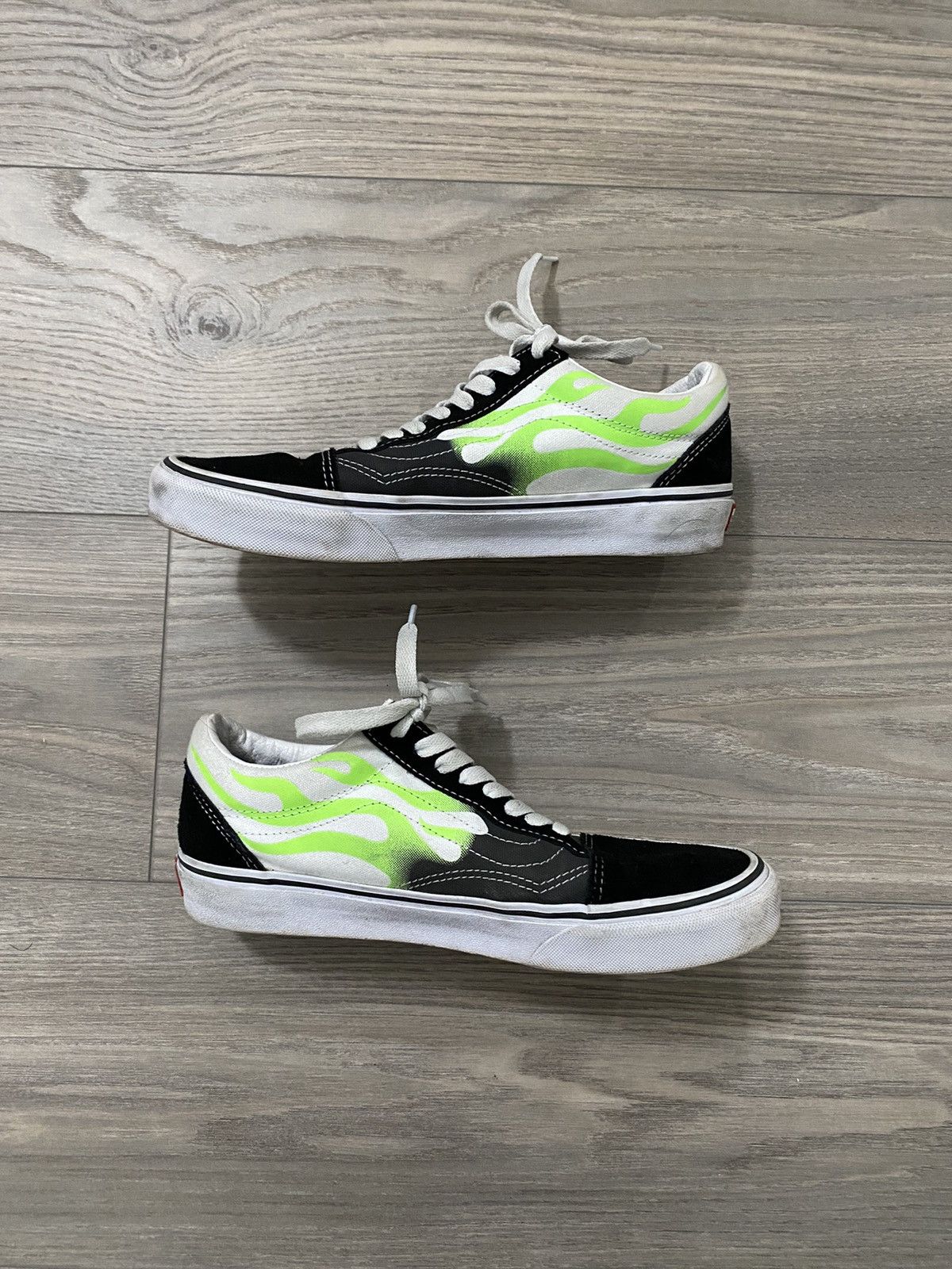 Vans Vans Old School ‘Flame Black White’ Size US 8.5 / EU 41-42 - 2 Thumbnail