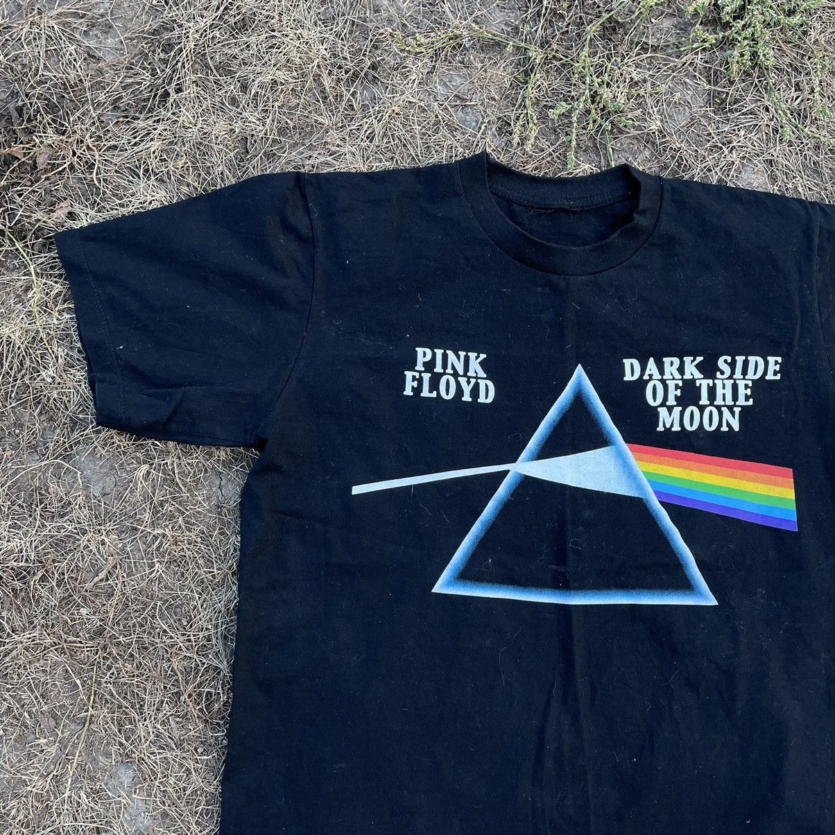 Vintage Vintage 90s Pink Floyd Dark Side Graphic Tee Grunge Baggy L Size US L / EU 52-54 / 3 - 2 Thumbnail