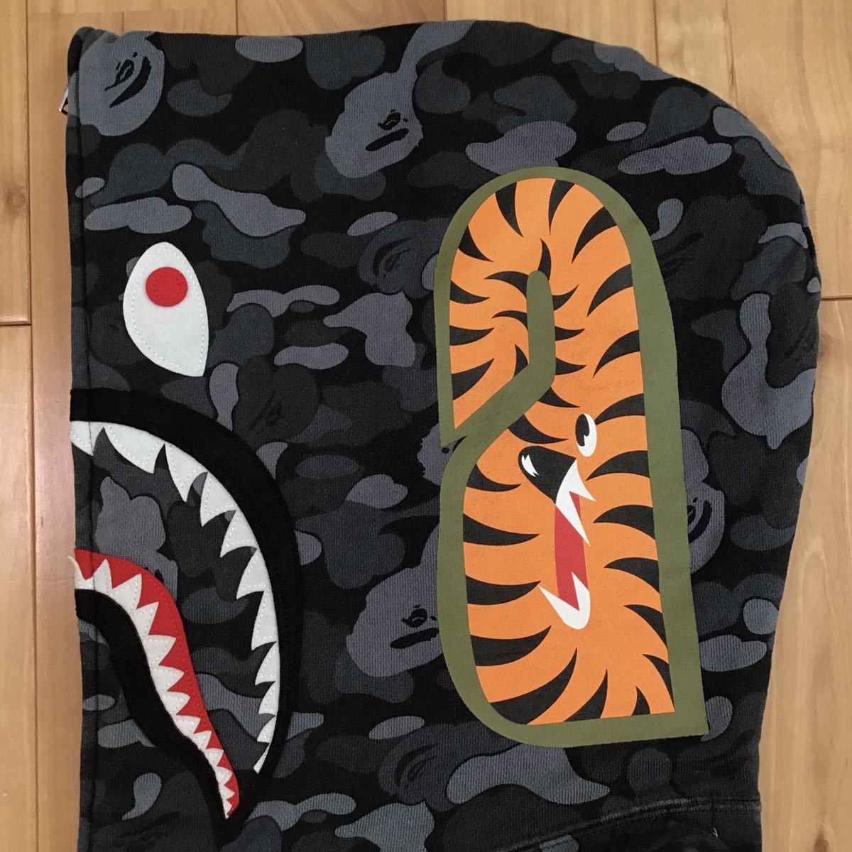 Bape 2008 Aoyama city camo Shark full zip Hoodie BAPE Size US L / EU 52-54 / 3 - 4 Thumbnail