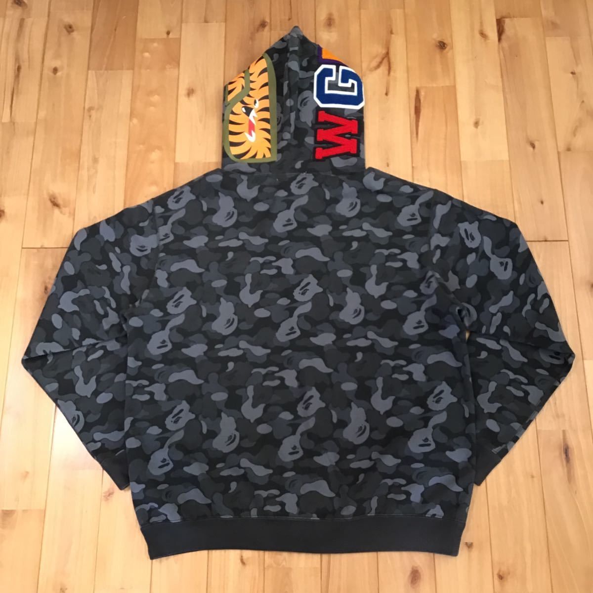 Bape 2008 Aoyama city camo Shark full zip Hoodie BAPE Size US L / EU 52-54 / 3 - 5 Thumbnail