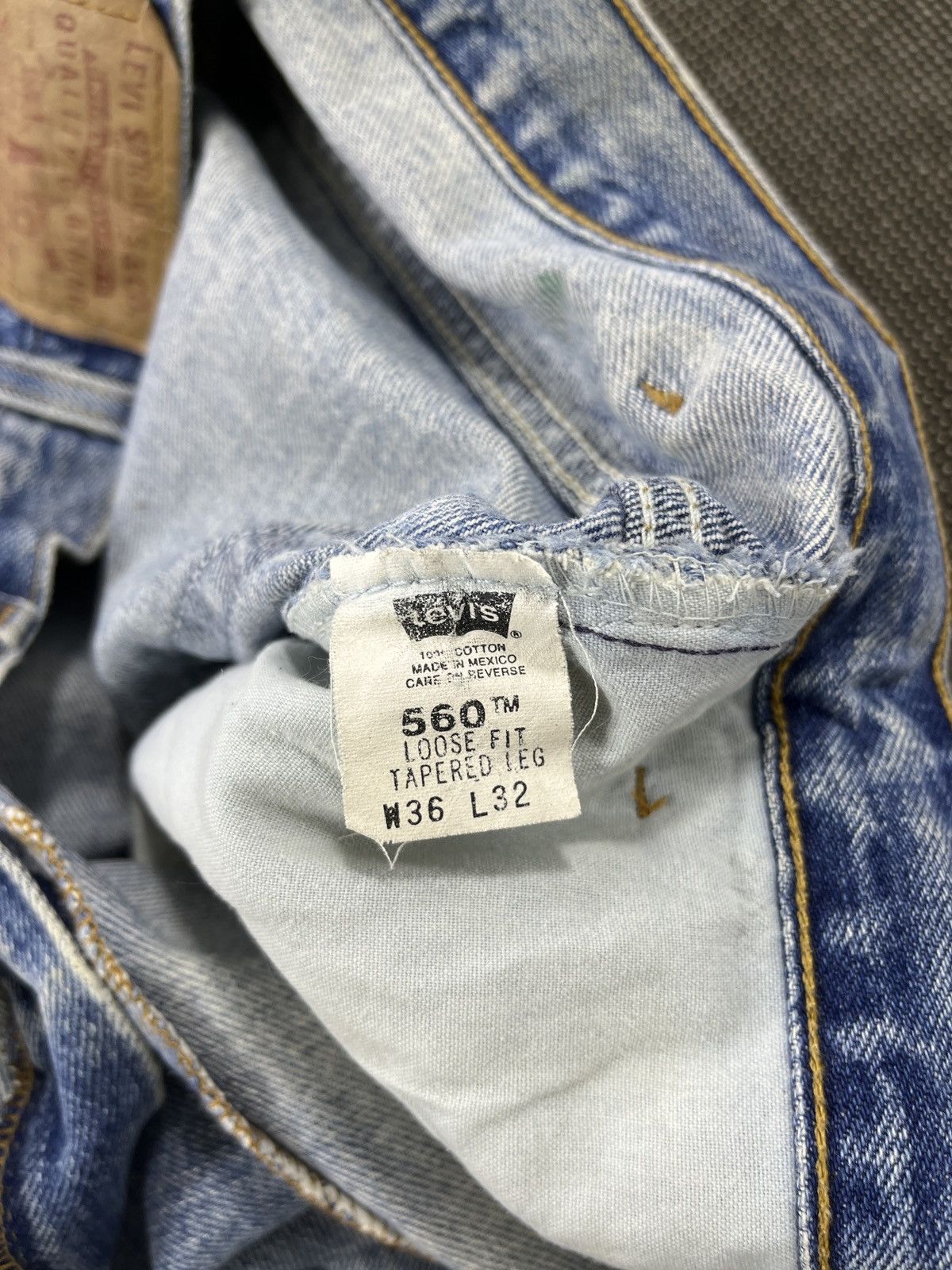Levi's Vintage Levi’s 560 Stone Wash Jeans - J514 Size US 37 - 9 Thumbnail
