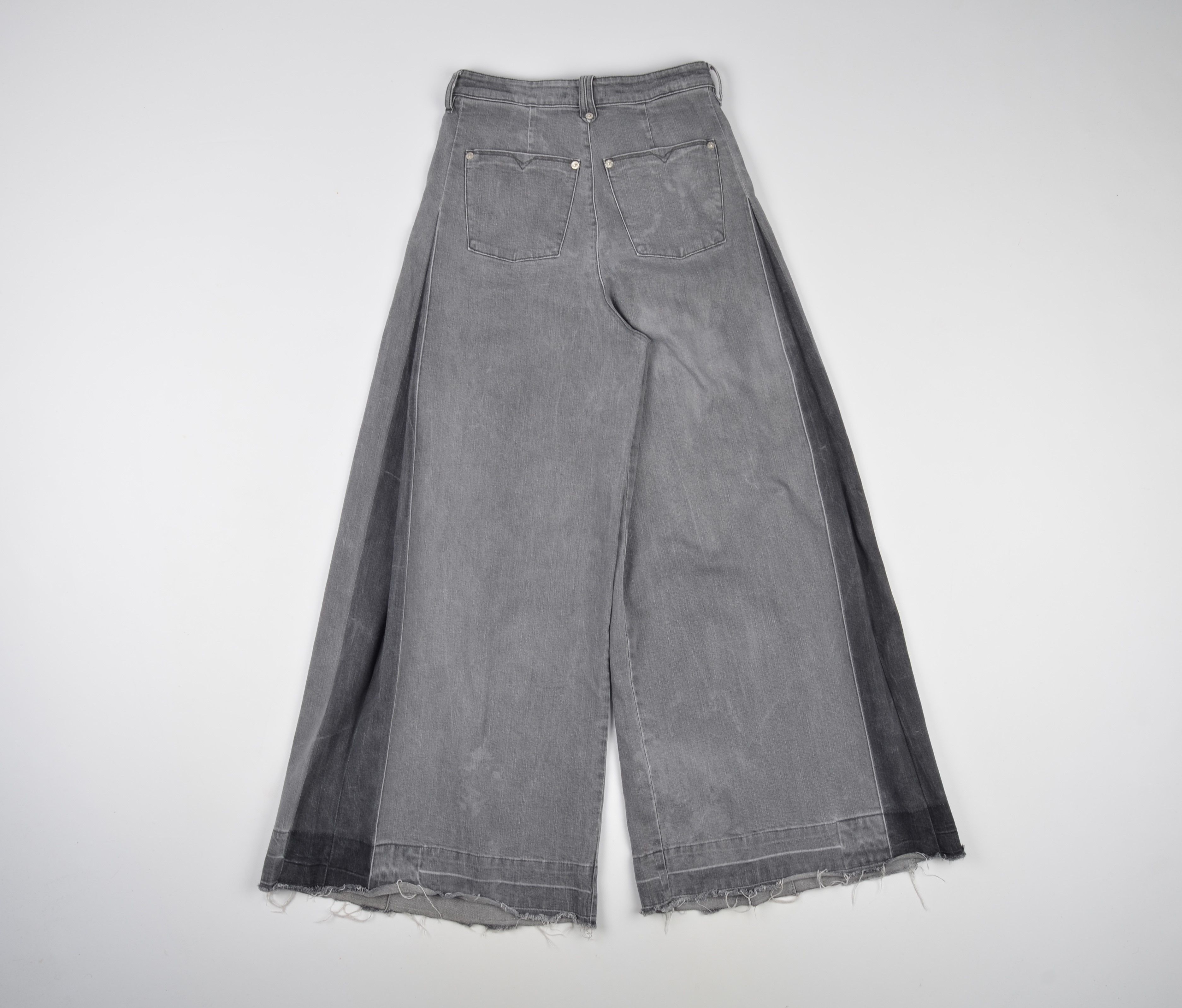 Diesel Diesel Flared Stonewashed Jeans Size 26" / US 2 / IT 38 - 6 Thumbnail