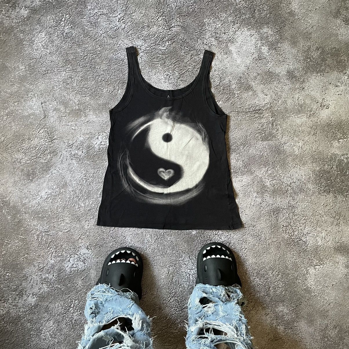 Vintage Vintage Y2K Sun Faded Yin Yang Graphic Tee Grunge Baggy S Size US S / EU 44-46 / 1 - 1 Thumbnail