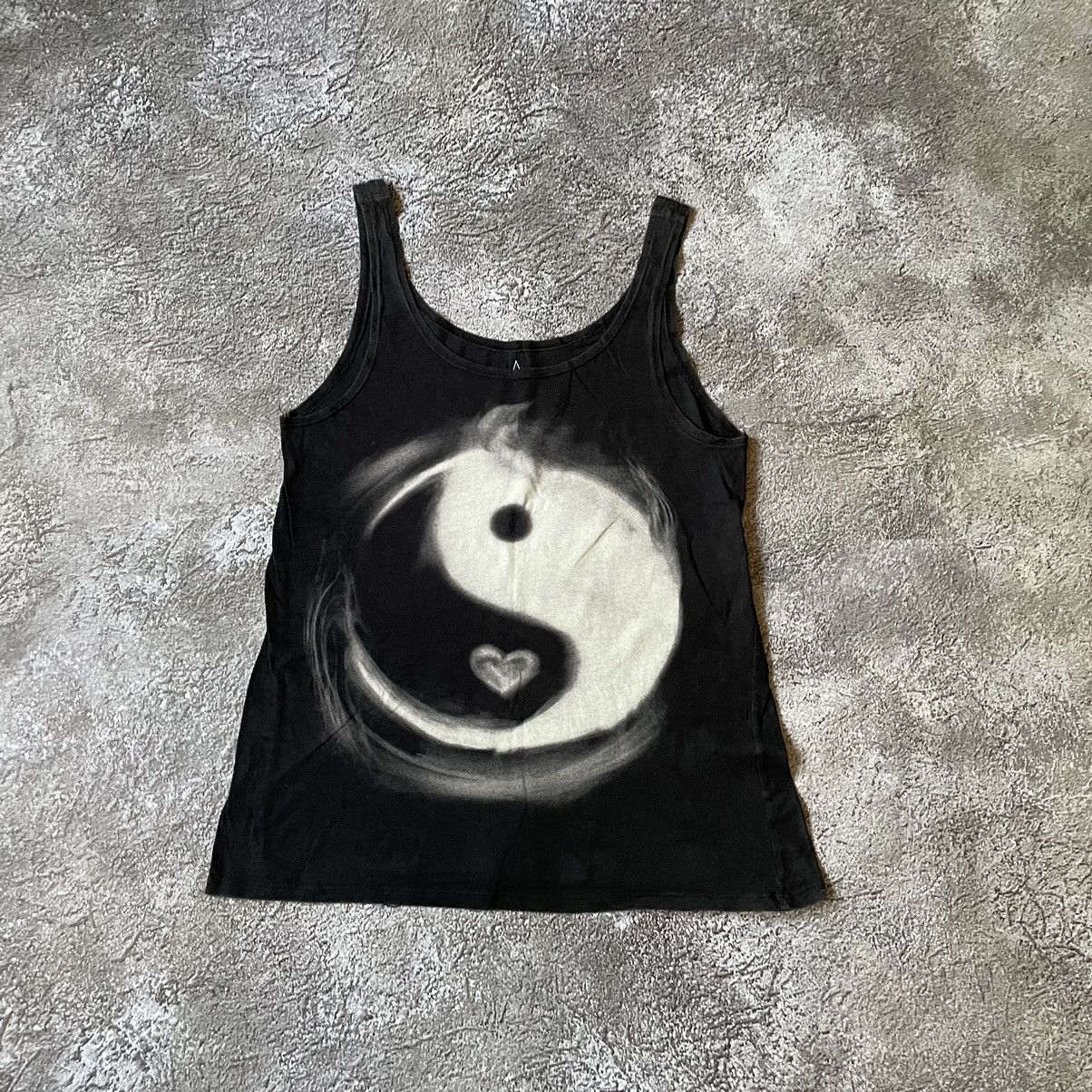 Vintage Vintage Y2K Sun Faded Yin Yang Graphic Tee Grunge Baggy S Size US S / EU 44-46 / 1 - 3 Thumbnail