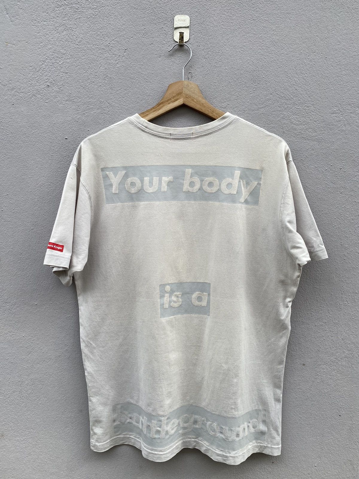 Barbara Kruger ⚡️RARE⚡️Vintage BARBARA KRUGER “Your Body is a Battleground” Size US L / EU 52-54 / 3 - 5 Thumbnail