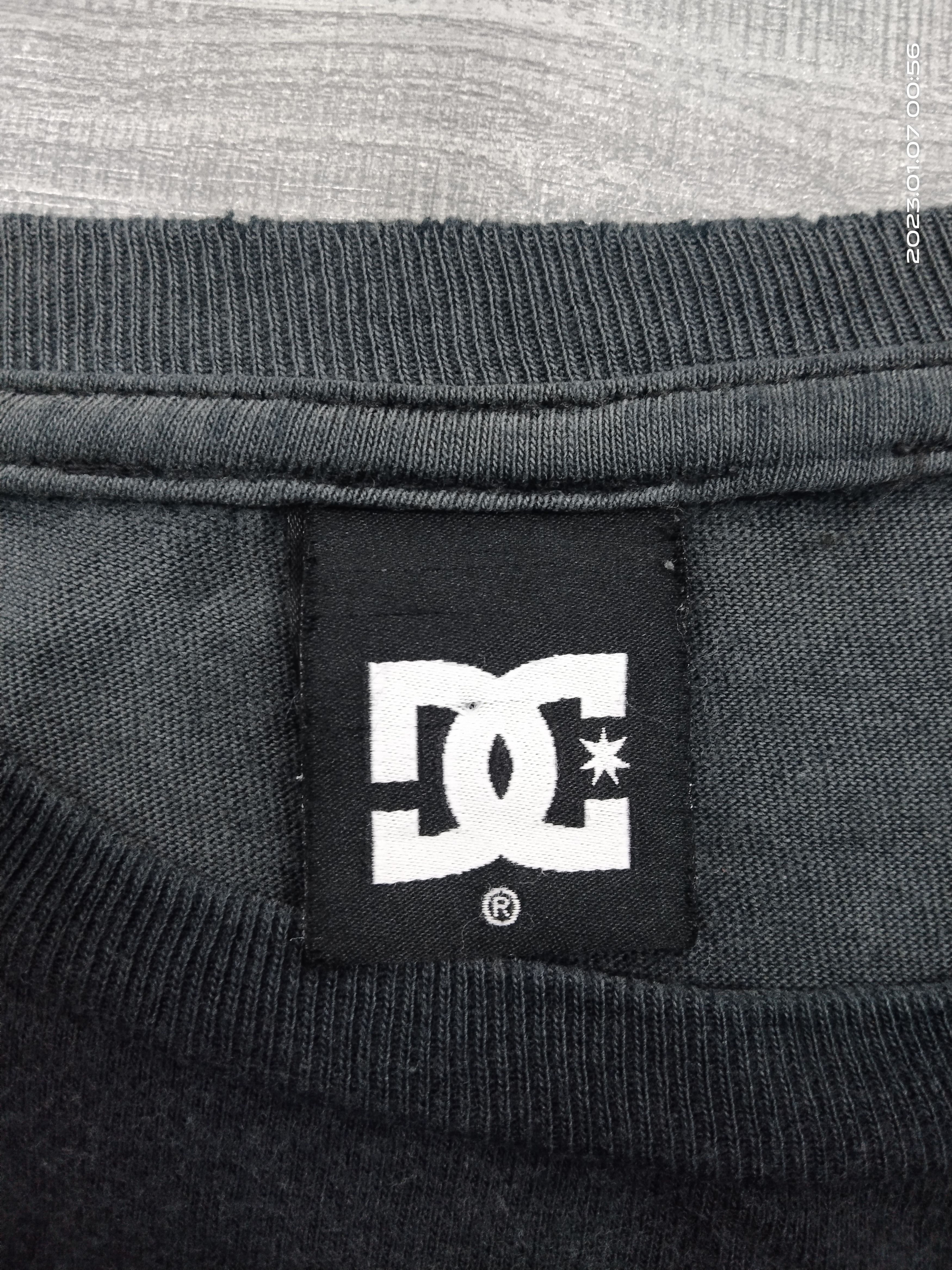 Vintage Vintage DC Shoes Rob Dyrdek & Big Black Faded T-Shirt Size US L / EU 52-54 / 3 - 8 Thumbnail