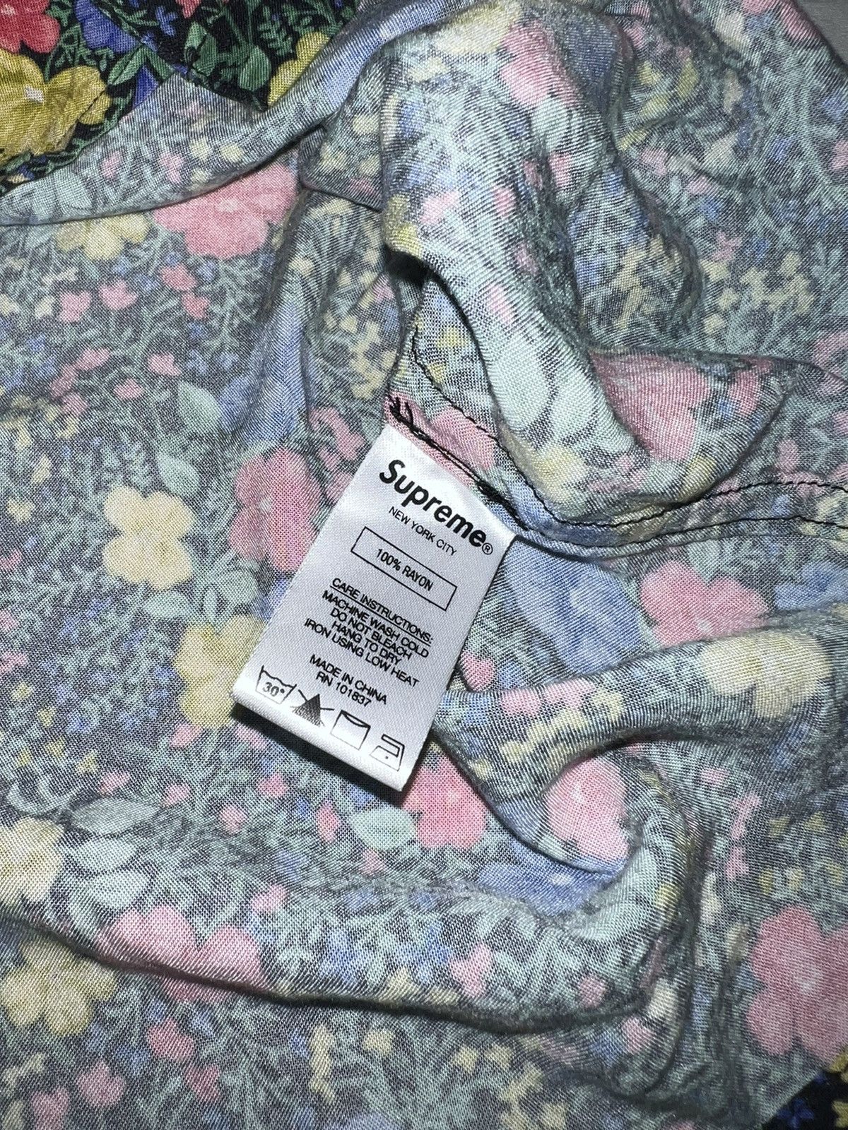 Supreme Supreme Mini Floral Rayon Shirt Size US M / EU 48-50 / 2 - 4 Thumbnail