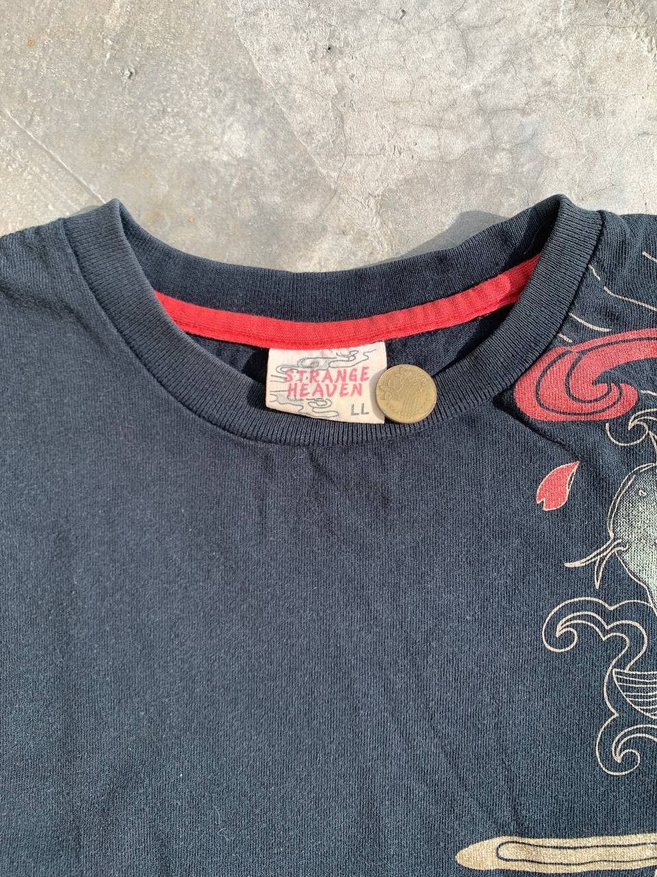 Vintage Vintage Koi Fish Print Motive Tshirt Size US L / EU 52-54 / 3 - 7 Thumbnail