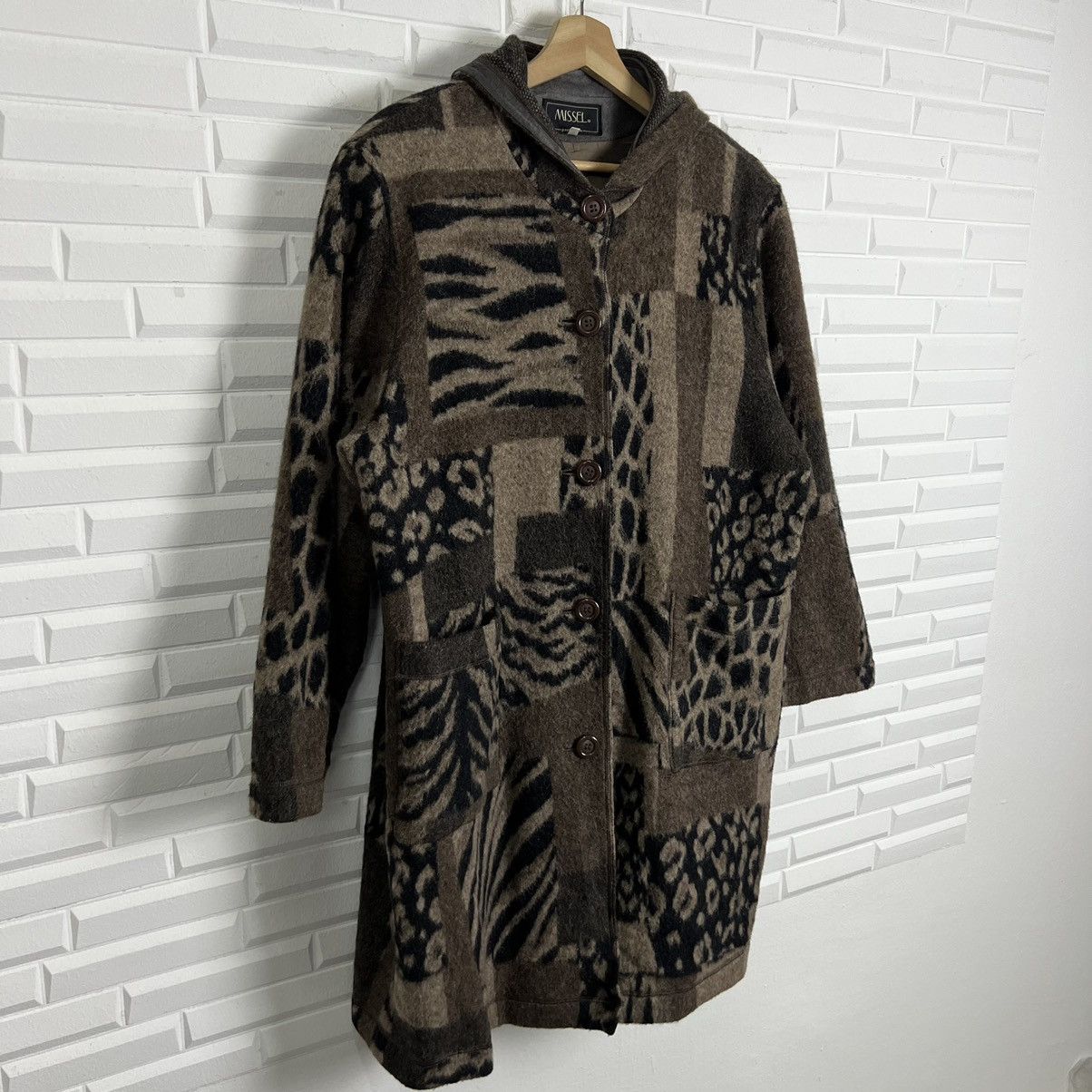 Japanese Brand RARE LONG JACKET HOODIE TIGER STRIPE DESIGN MISSEL Size US L / EU 52-54 / 3 - 3 Thumbnail