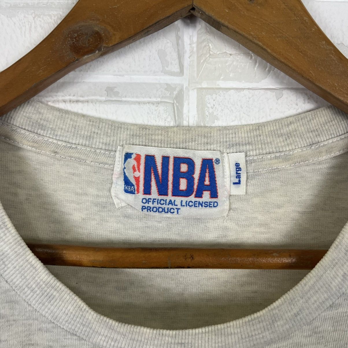 NBA × Vintage VINTAGE Y2K CHICAGO BULLS NBA BIG LOGO TEE Size US L / EU 52-54 / 3 - 12 Thumbnail
