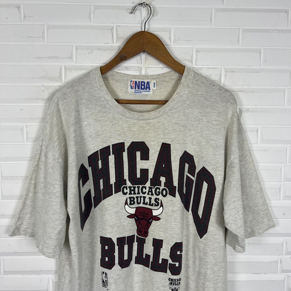 NBA × Vintage VINTAGE Y2K CHICAGO BULLS NBA BIG LOGO TEE Size US L / EU 52-54 / 3 - 2 Thumbnail