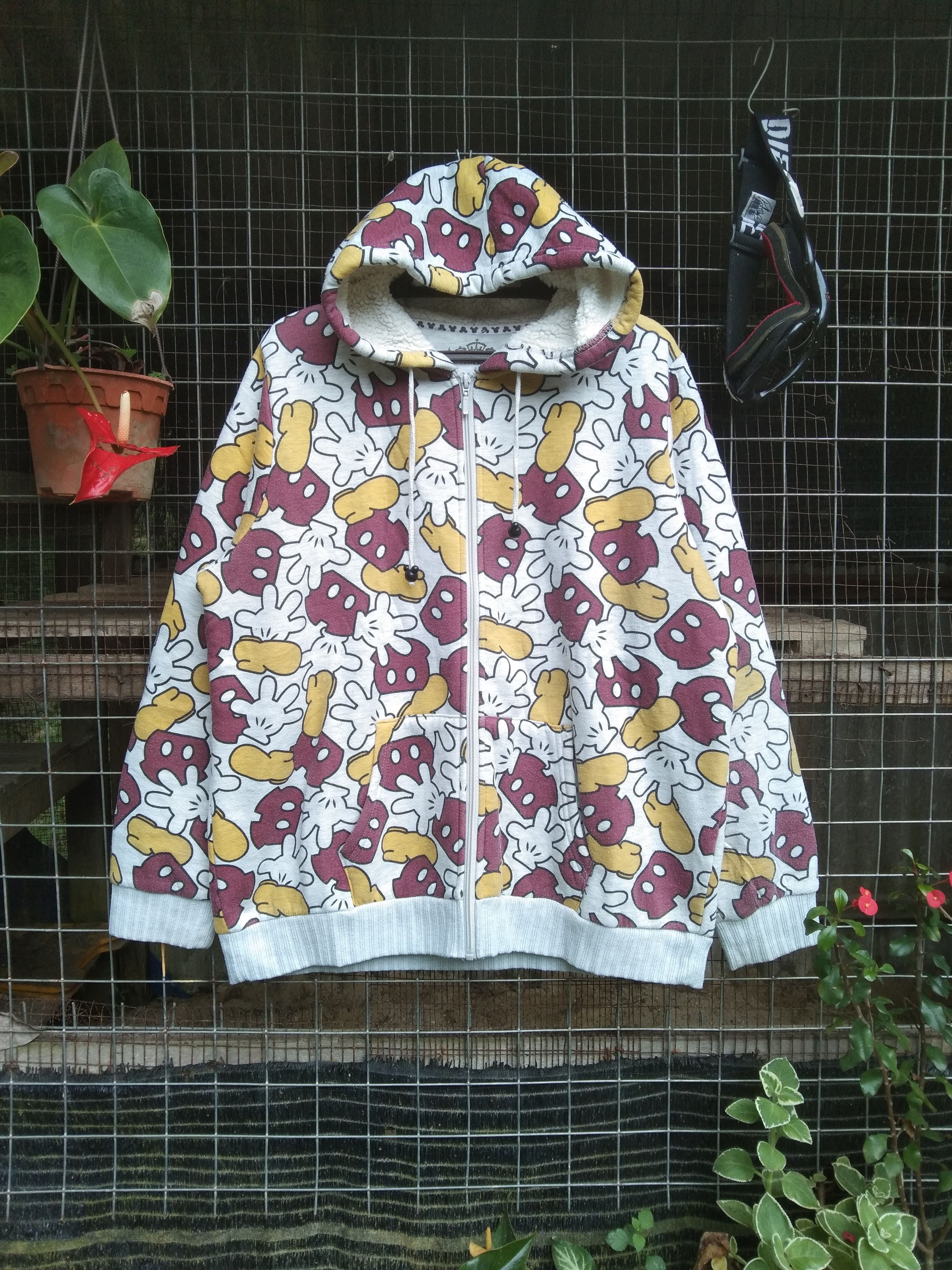 Disney × Mickey Mouse MICKEY MOUSE HOODIE LINES SHERPA JACKET Size US L / EU 52-54 / 3 - 5 Thumbnail