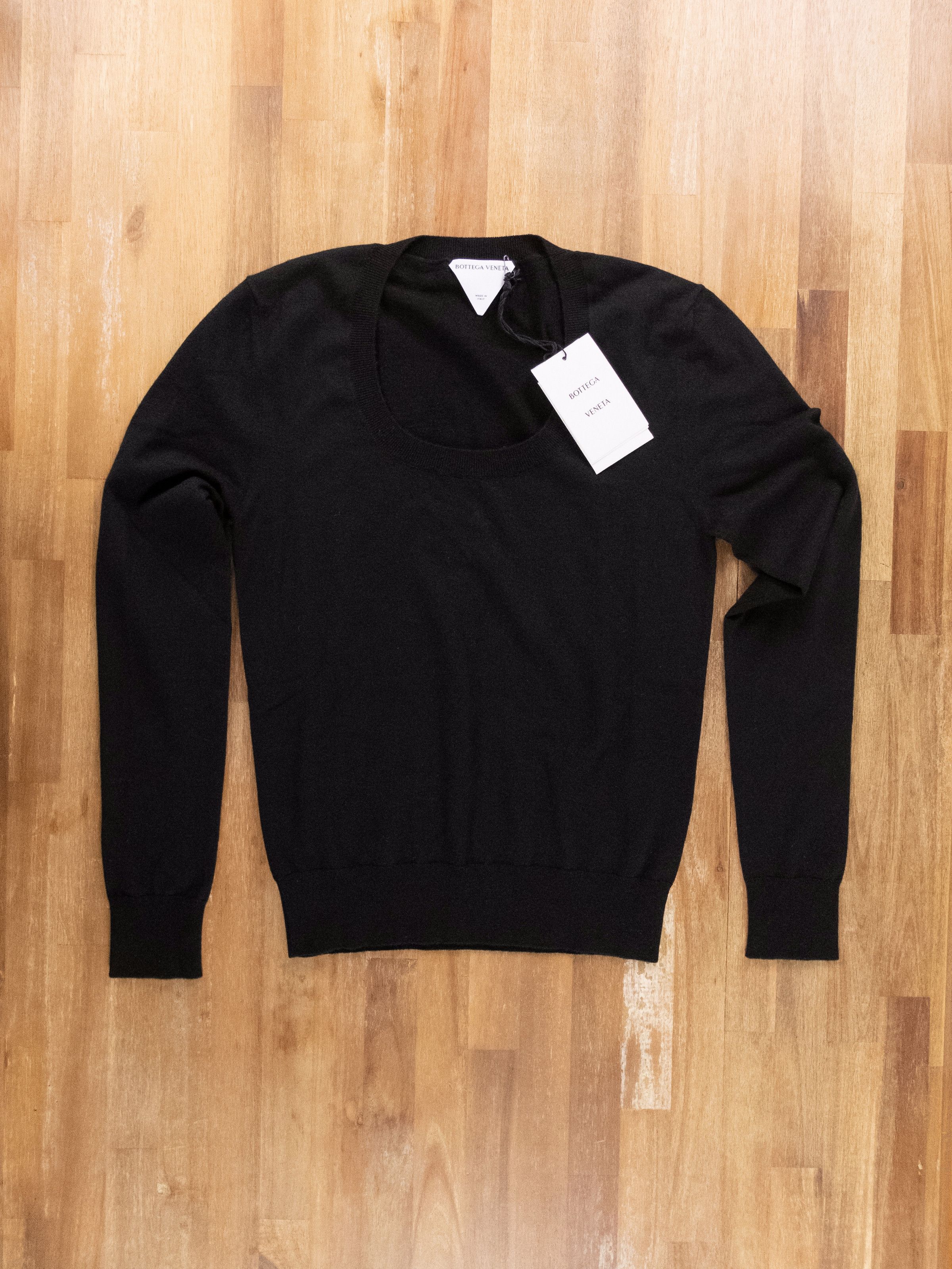 Bottega Veneta BOTTEGA VENETA black cashmere U neck sweater jumper Medium q Size M / US 6-8 / IT 42-44 - 1 Thumbnail