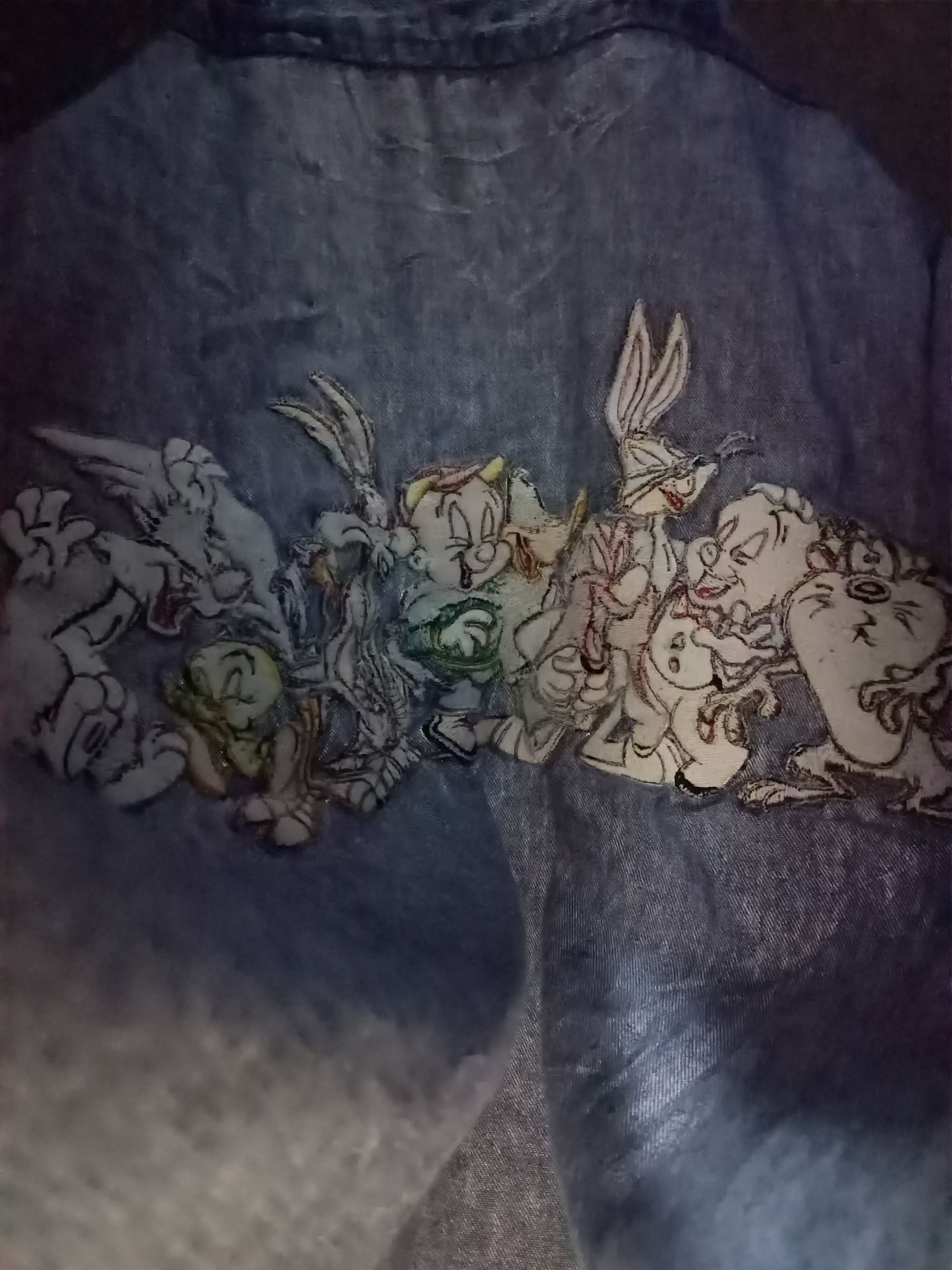 Vintage Vintage 1993 Looney Tunes denim shirt by Warner Bros Size US L / EU 52-54 / 3 - 8 Thumbnail