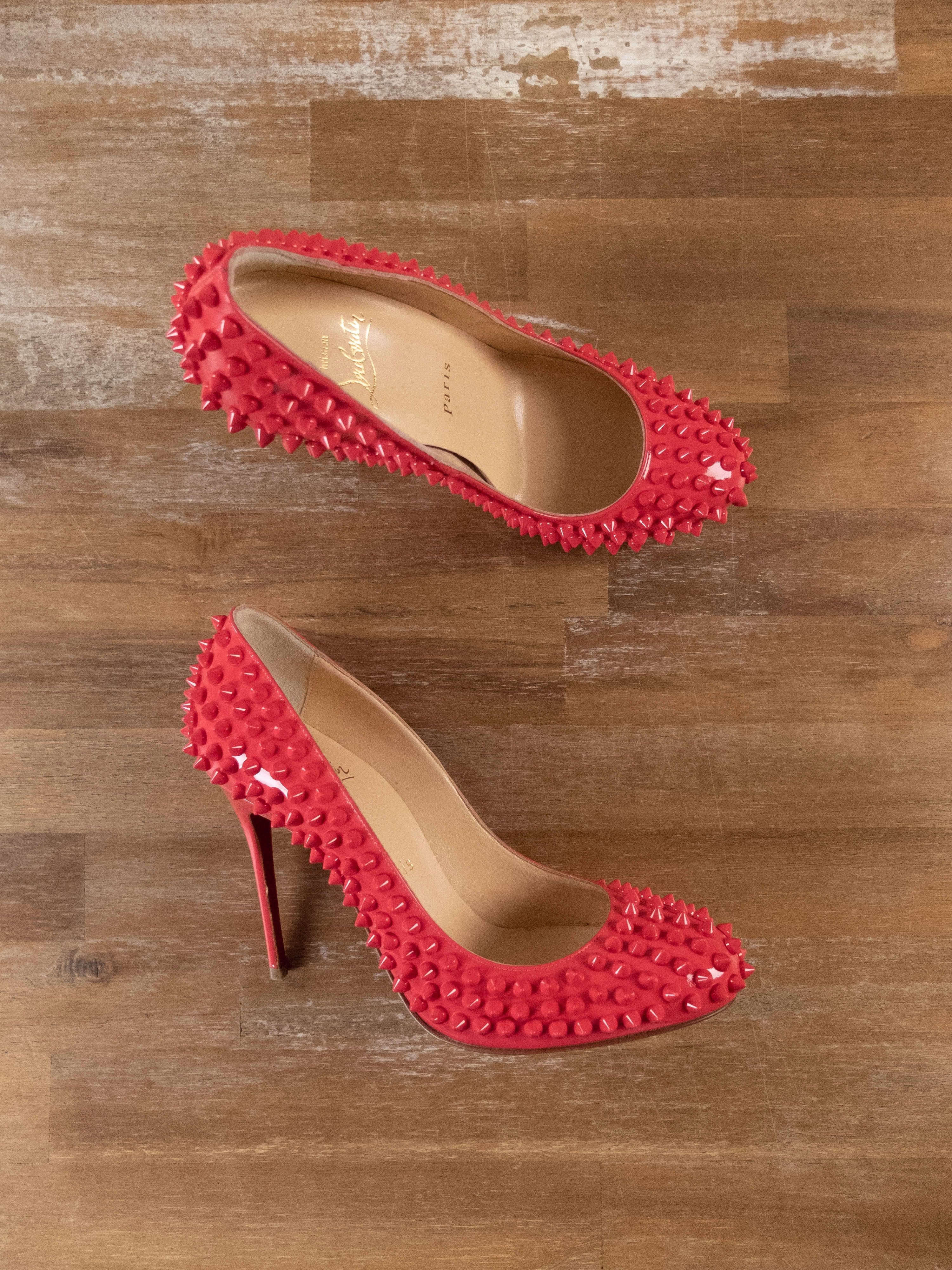 CHRISTIAN LOUBOUTIN Fifi Spikes pink patent leather pumps 37