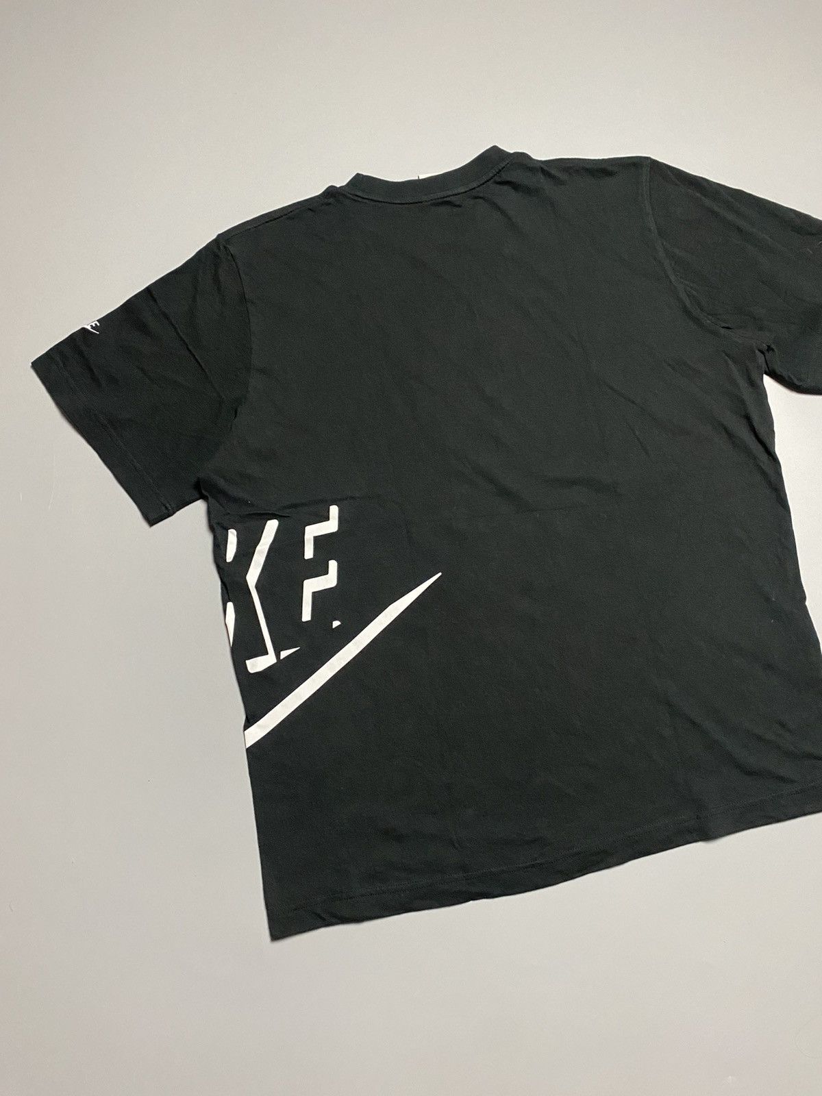 Nike Nike Big logo swoosh vintage t-shirt 2000 Size US XL / EU 56 / 4 - 9 Thumbnail