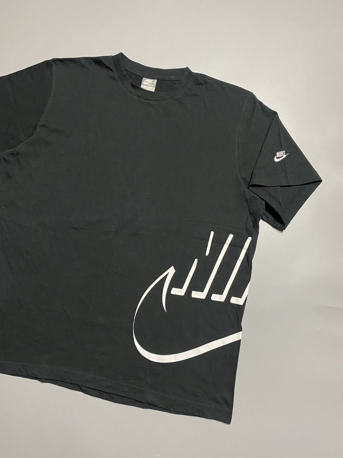 Nike Nike Big logo swoosh vintage t-shirt 2000 Size US XL / EU 56 / 4 - 7 Thumbnail