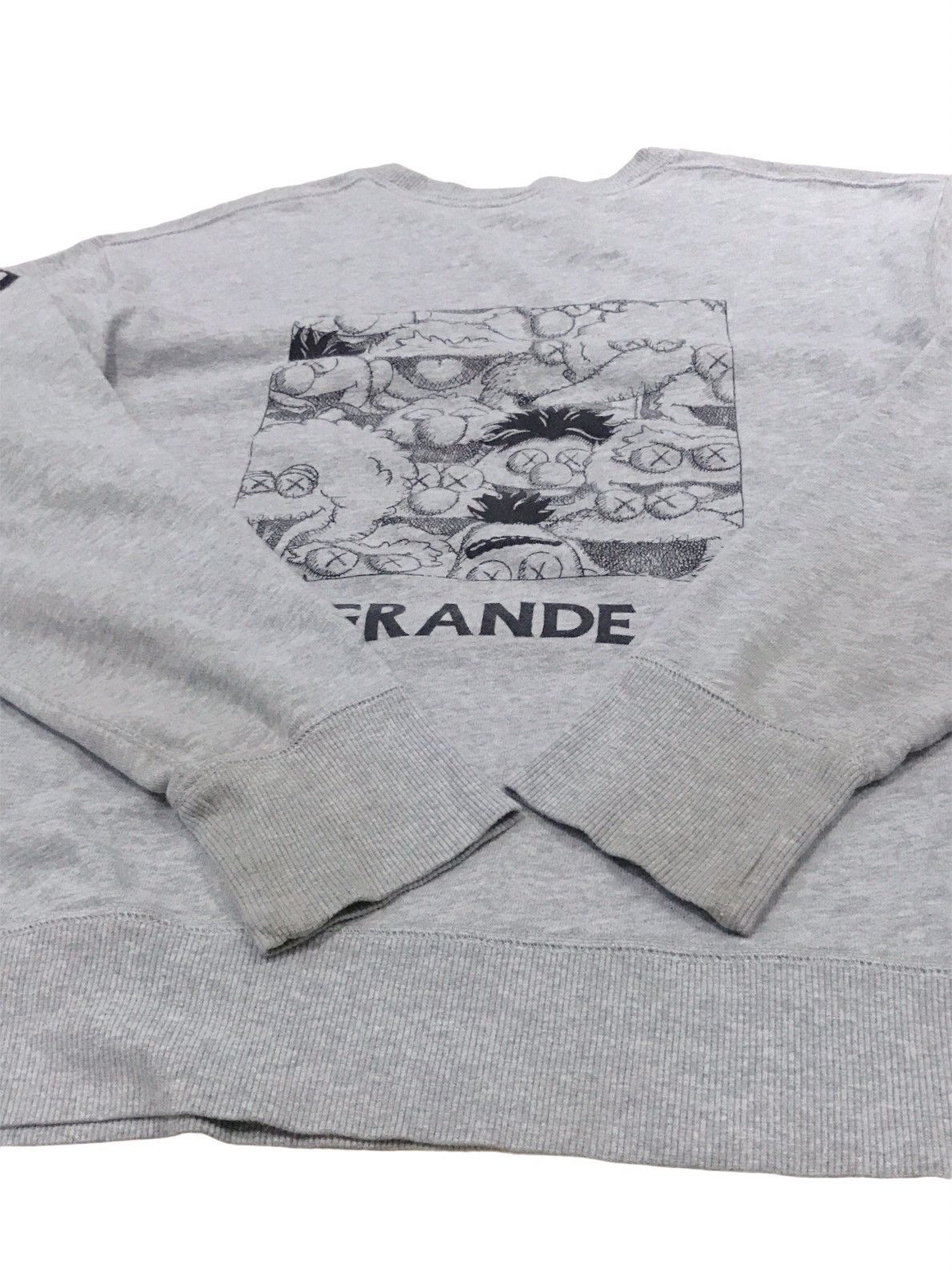 Kaws × Uniqlo Uniqlo x Kaws x Sesame Street Grande Printed Sweatshirt Size US S / EU 44-46 / 1 - 4 Thumbnail