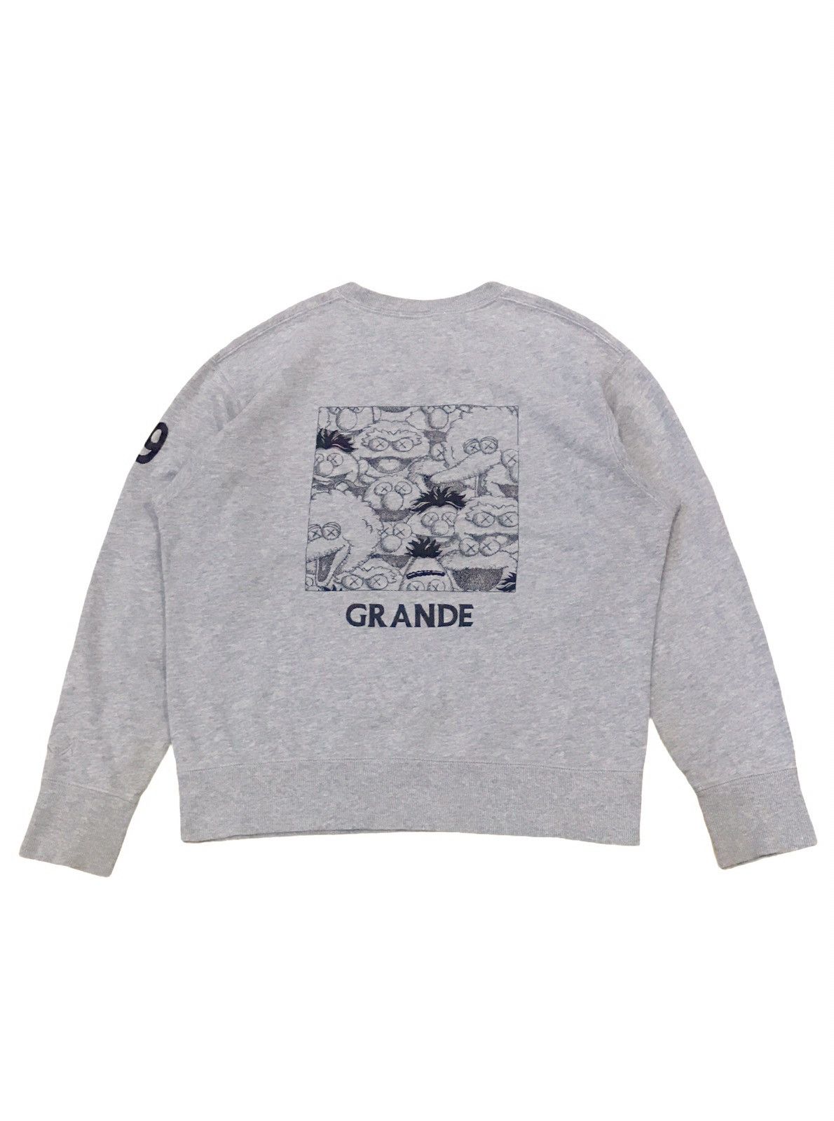Kaws × Uniqlo Uniqlo x Kaws x Sesame Street Grande Printed Sweatshirt Size US S / EU 44-46 / 1 - 1 Thumbnail