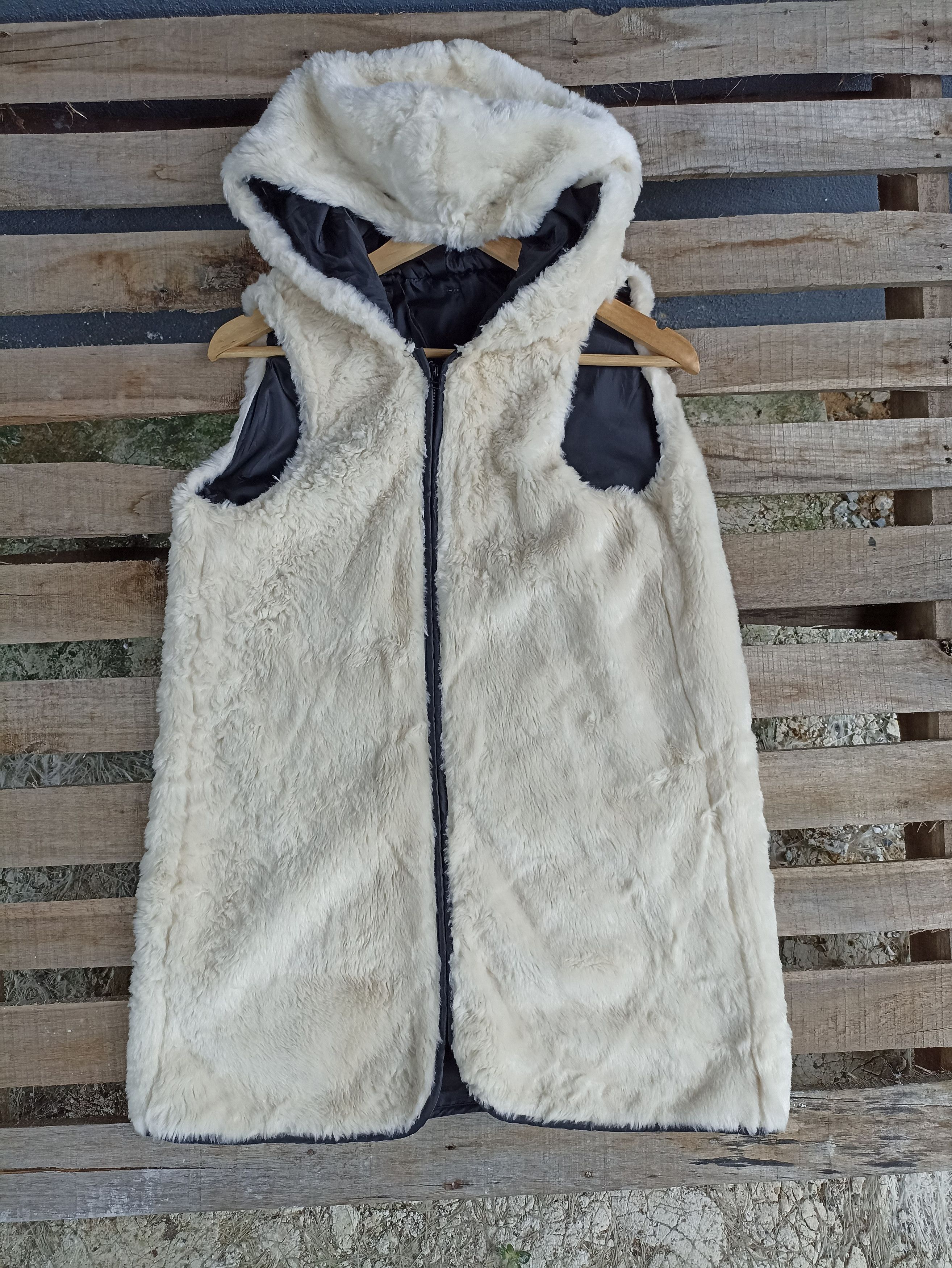Japanese Brand Japan brand Faux fur Sleeve less Jacket Hoodie Size L / US 10 / IT 46 - 3 Thumbnail