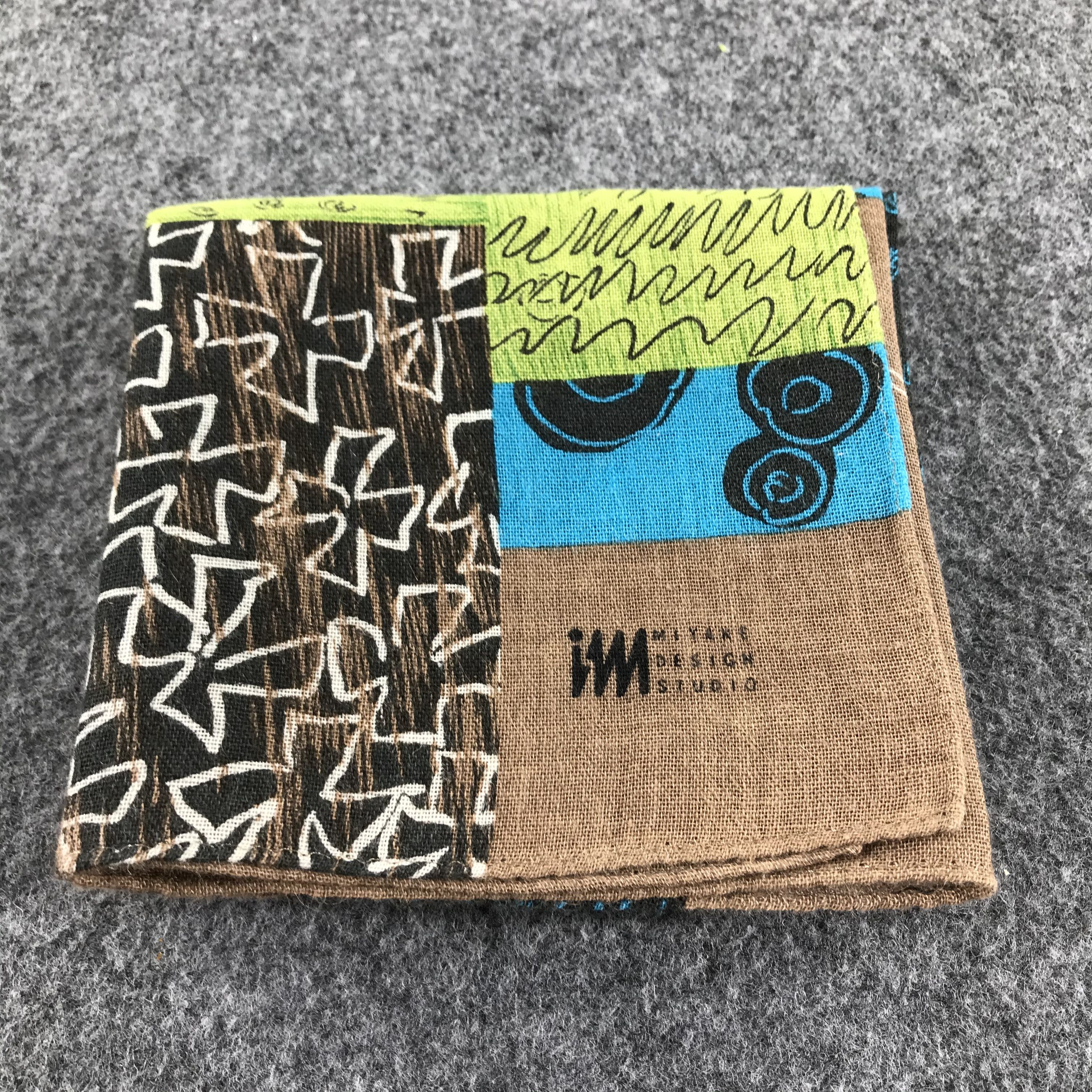 Issey Miyake Issey Miyake Abstract Handkerchief Neckerchief Bandana H308 Size ONE SIZE - 8 Thumbnail