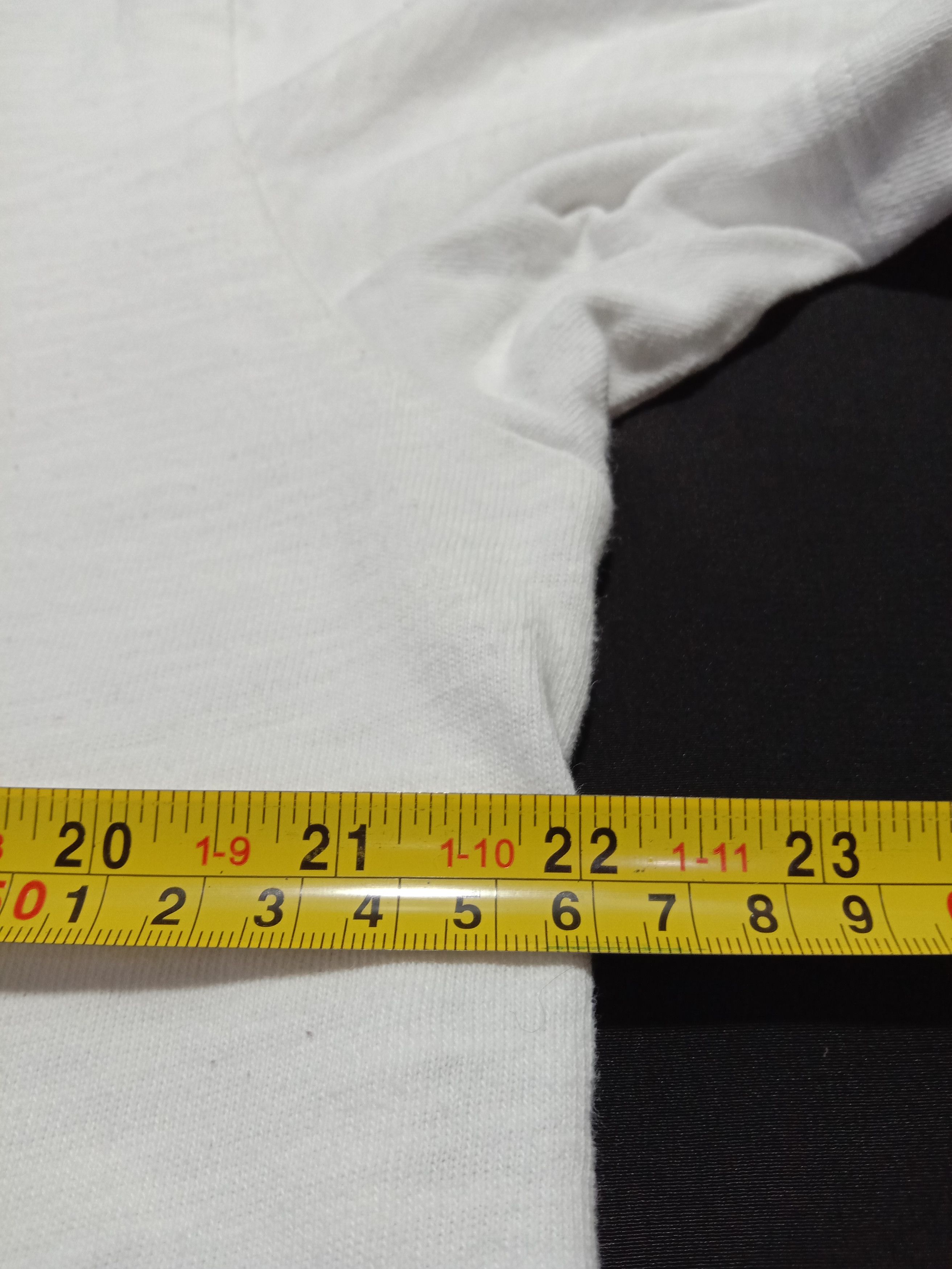 Supreme White Supreme Middle Logo Spell Out Tee Mlb Size US L / EU 52-54 / 3 - 6 Thumbnail