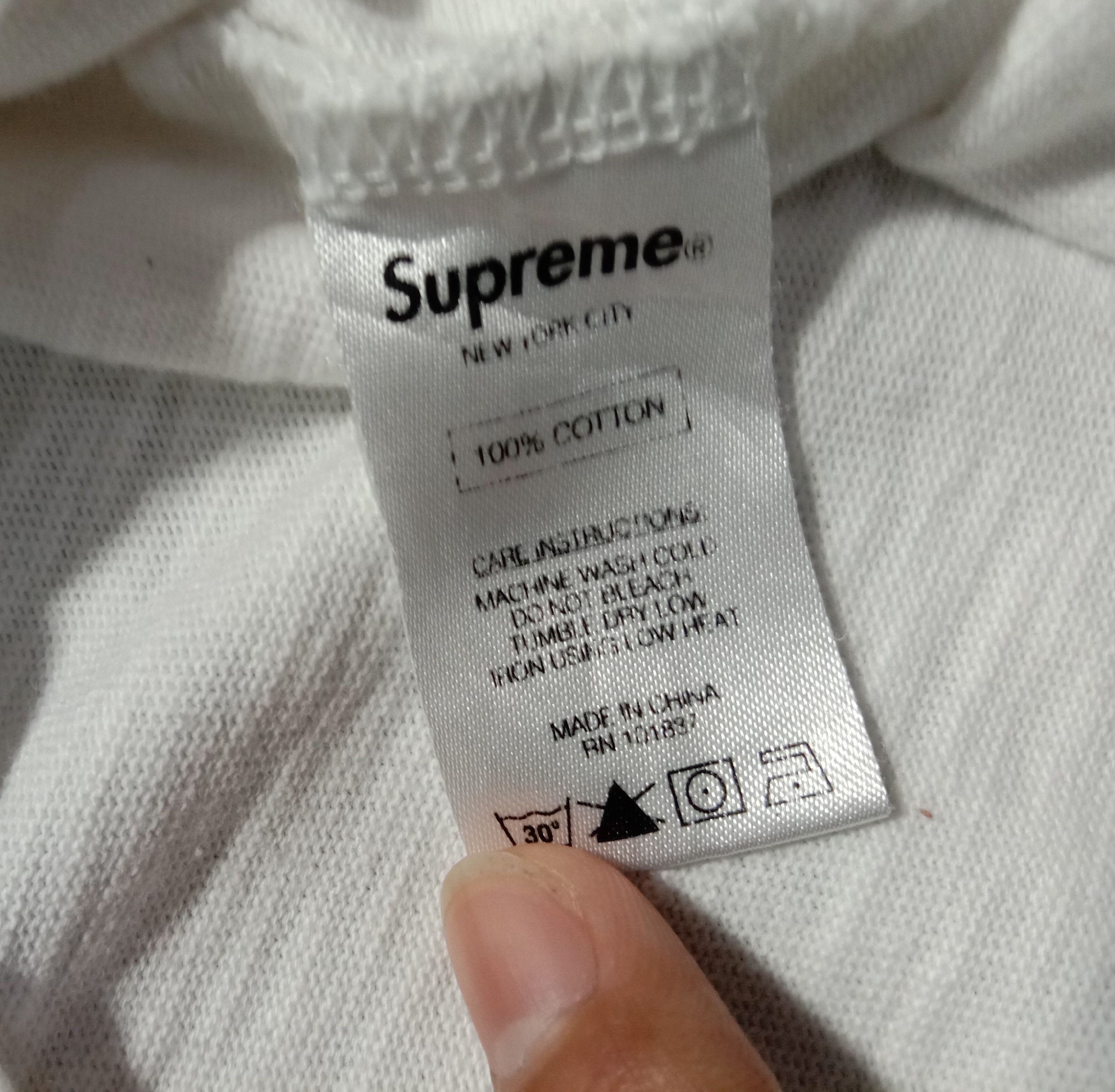 Supreme White Supreme Middle Logo Spell Out Tee Mlb Size US L / EU 52-54 / 3 - 4 Thumbnail