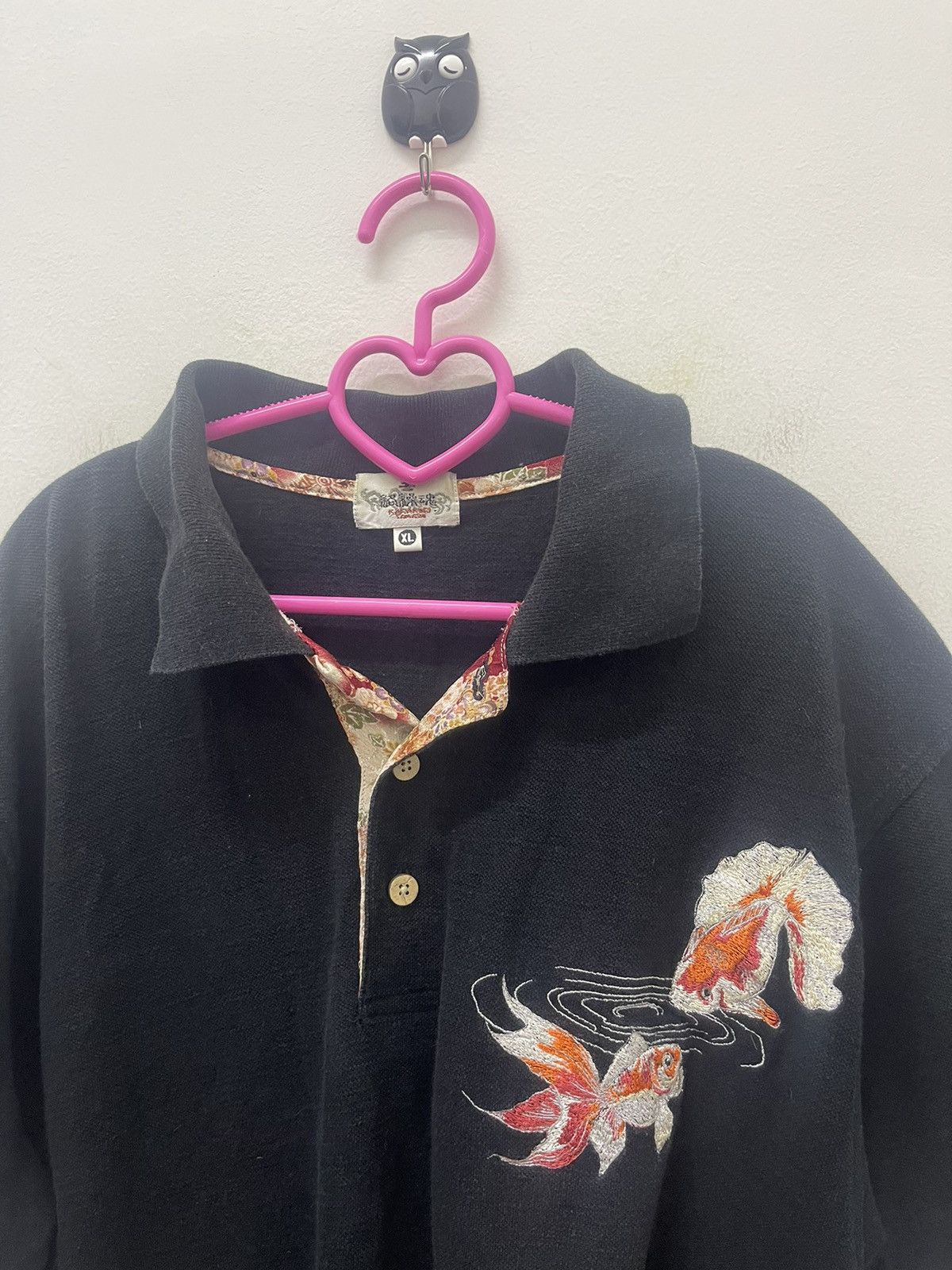 Karakuri Tamashii Rare Vintage KARAKURI TAMASHI Embroidered Polo Size US XL / EU 56 / 4 - 4 Thumbnail
