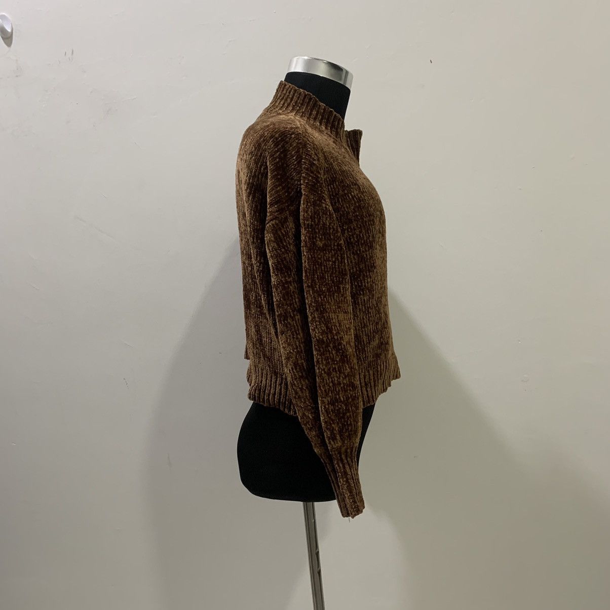 Aran Isles Knitwear × Velvet EARTHMUSIC ECOLOGY Crochet Velvet Aran Knit Croptop Sweater Size L / US 10 / IT 46 - 15 Thumbnail