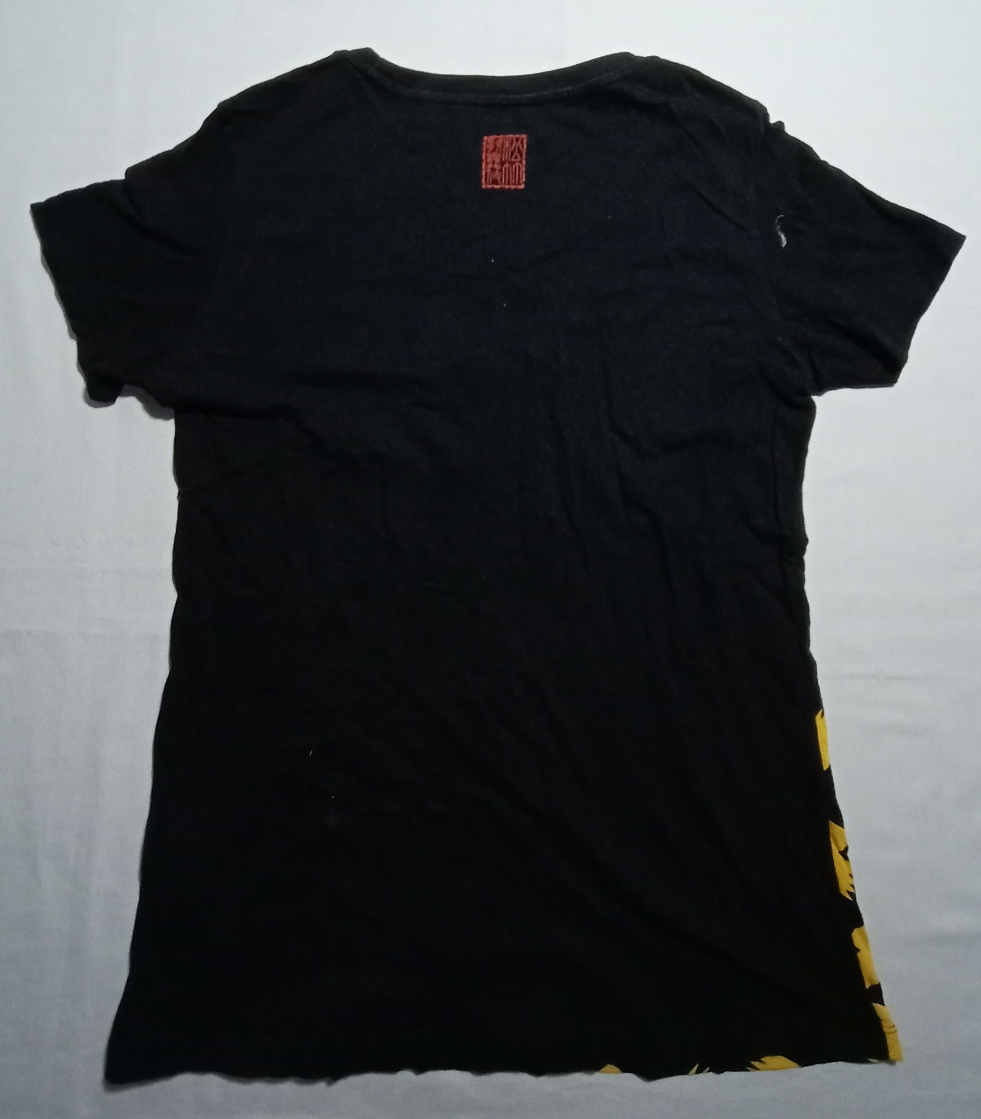 Japanese Brand Uniqlo Black Art Tee Anime Size XS / US 0-2 / IT 36-38 - 2 Thumbnail