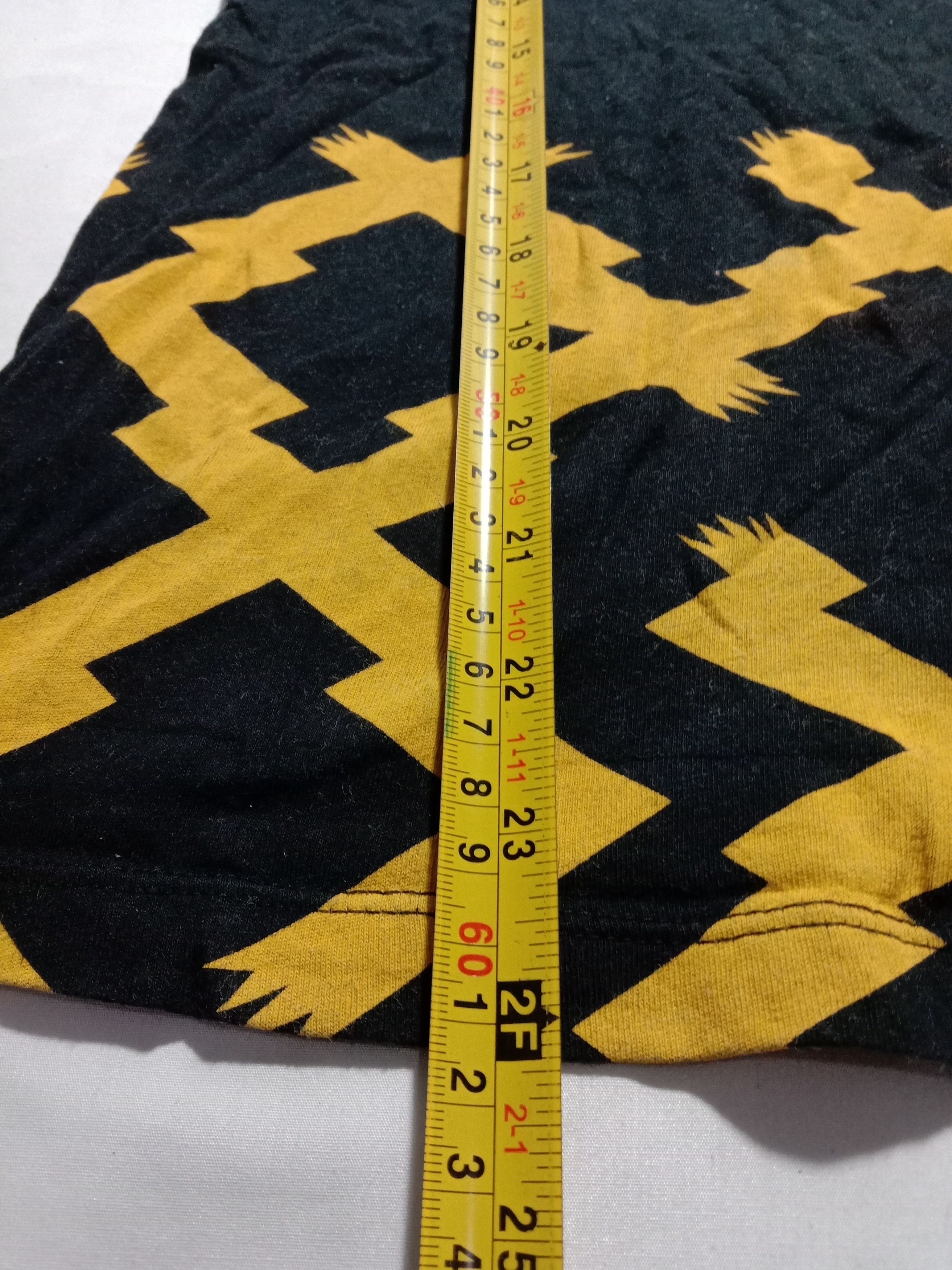 Japanese Brand Uniqlo Black Art Tee Anime Size XS / US 0-2 / IT 36-38 - 5 Thumbnail