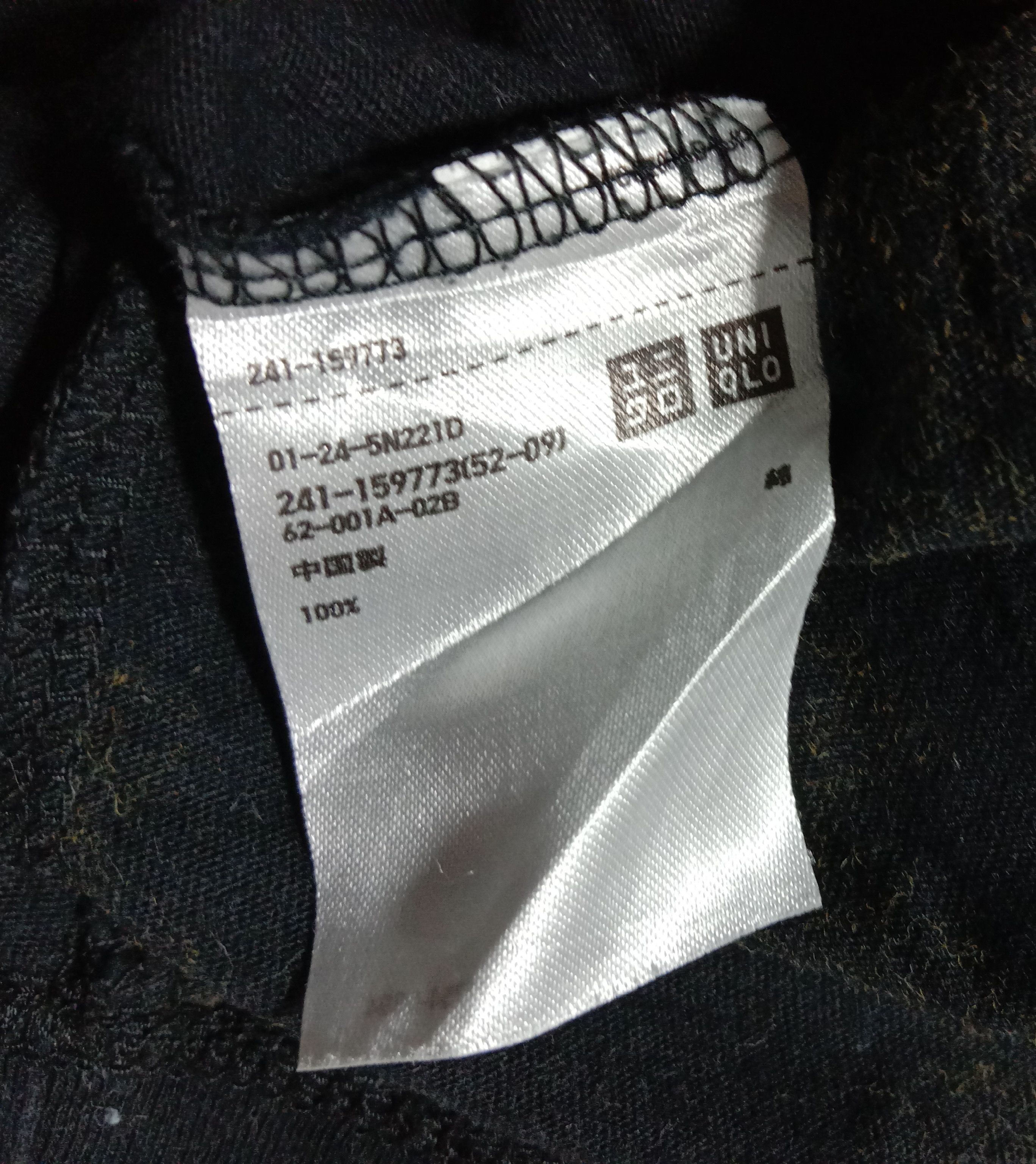 Japanese Brand Uniqlo Black Art Tee Anime Size XS / US 0-2 / IT 36-38 - 3 Thumbnail