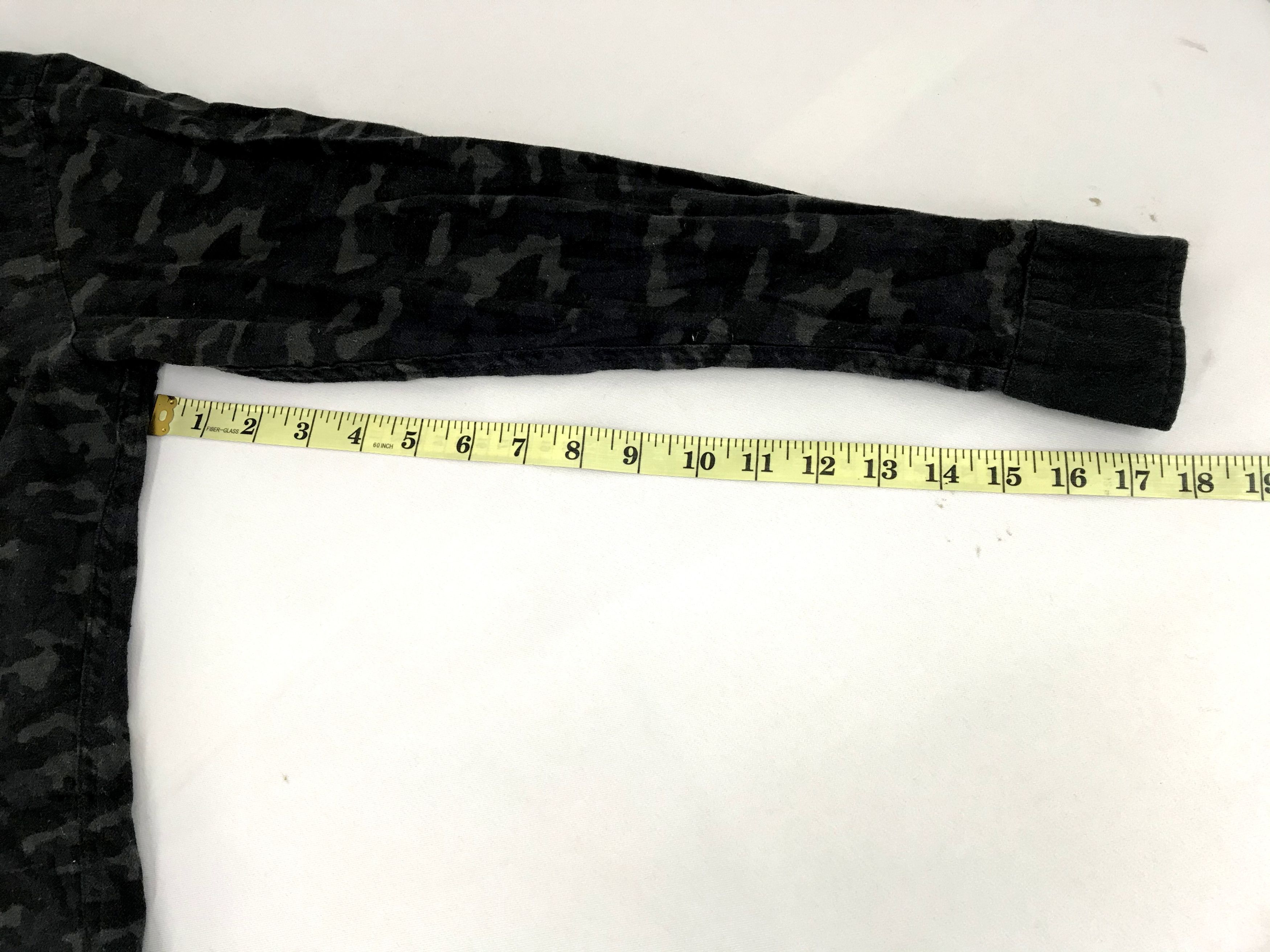 Japanese Brand Vintage Style Camouflage Uniqlo Japanese Brand Button Down Size US M / EU 48-50 / 2 - 11 Thumbnail