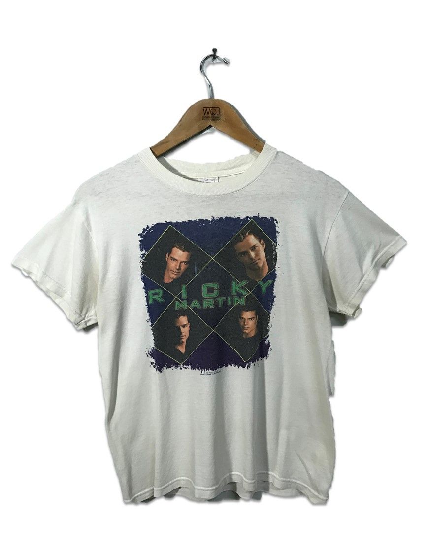 Band Tees Vintage 90’s Ricky Martin Tshirt Armpit 19''x23.5'' Size US L / EU 52-54 / 3 - 1 Thumbnail