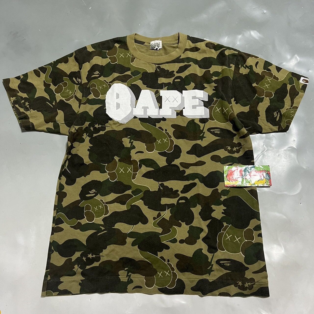 Bape BAPE KAWS T-shirt green camo Size US M / EU 48-50 / 2 - 1 Thumbnail