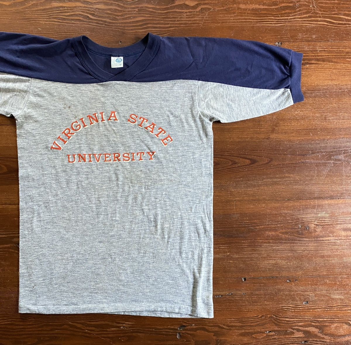 Vintage Vintage 80s VSU Virginia Distressed Single Stitch Ringer Tee Size US S / EU 44-46 / 1 - 1 Thumbnail