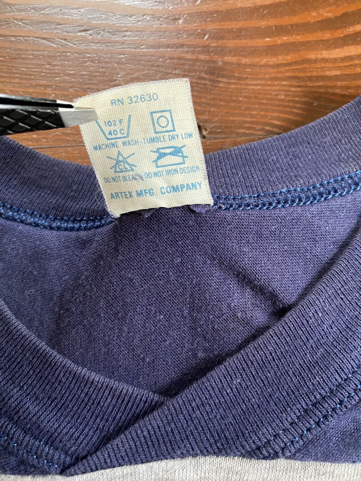 Vintage Vintage 80s VSU Virginia Distressed Single Stitch Ringer Tee Size US S / EU 44-46 / 1 - 12 Thumbnail